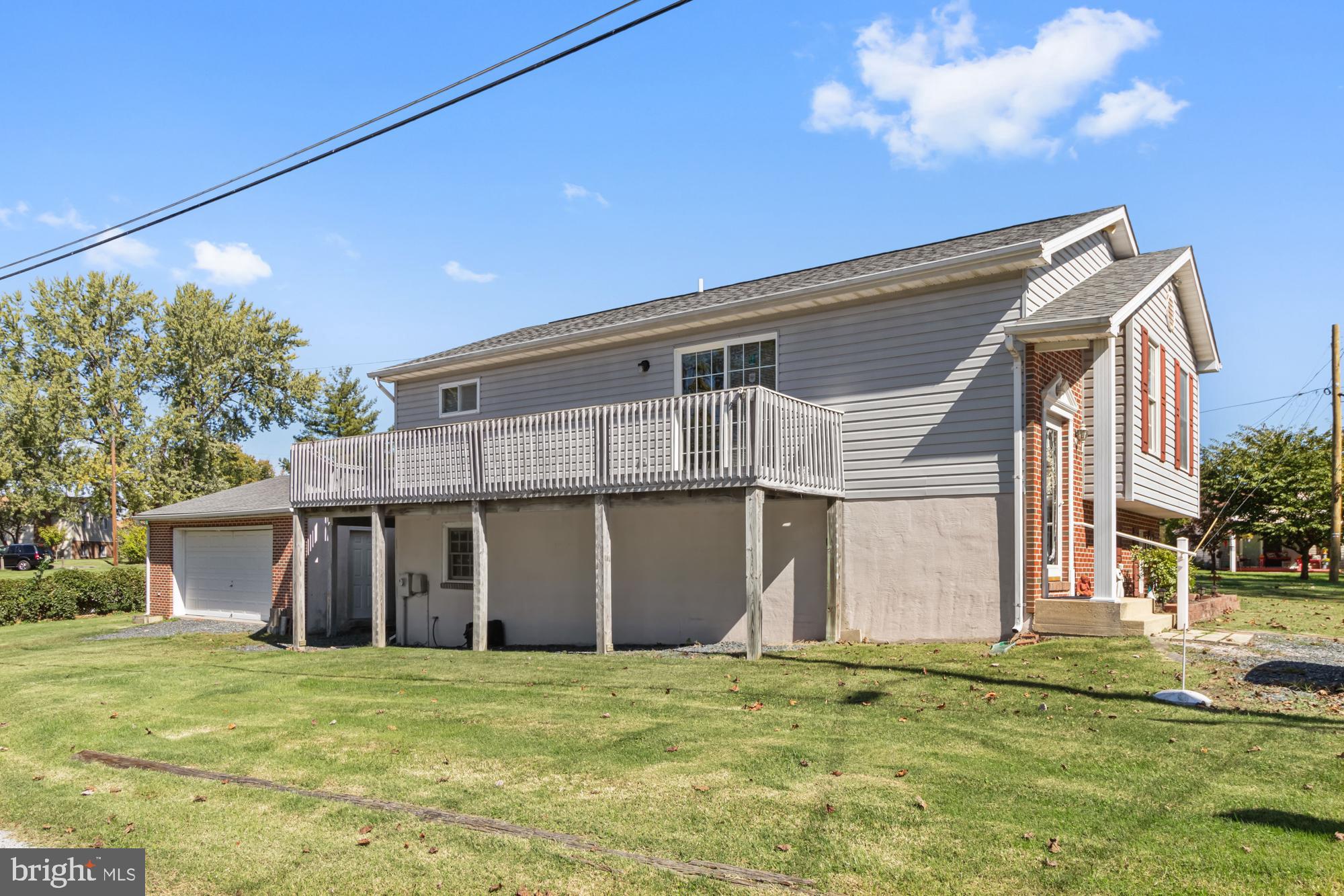 BAUERNSCHMIDT MANOR - Residential Lease