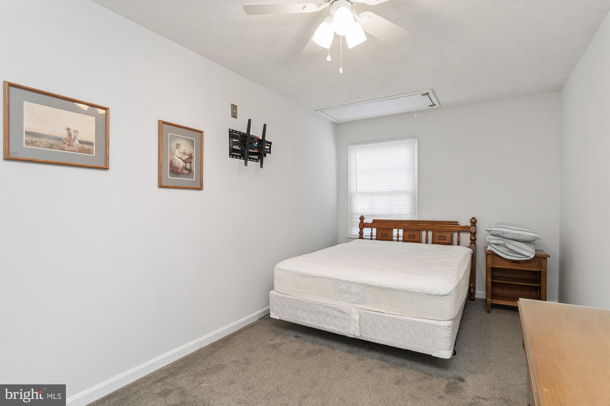 BAUERNSCHMIDT MANOR - Residential Lease