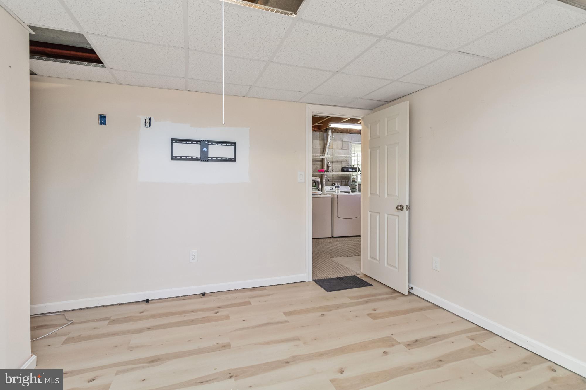 BAUERNSCHMIDT MANOR - Residential Lease