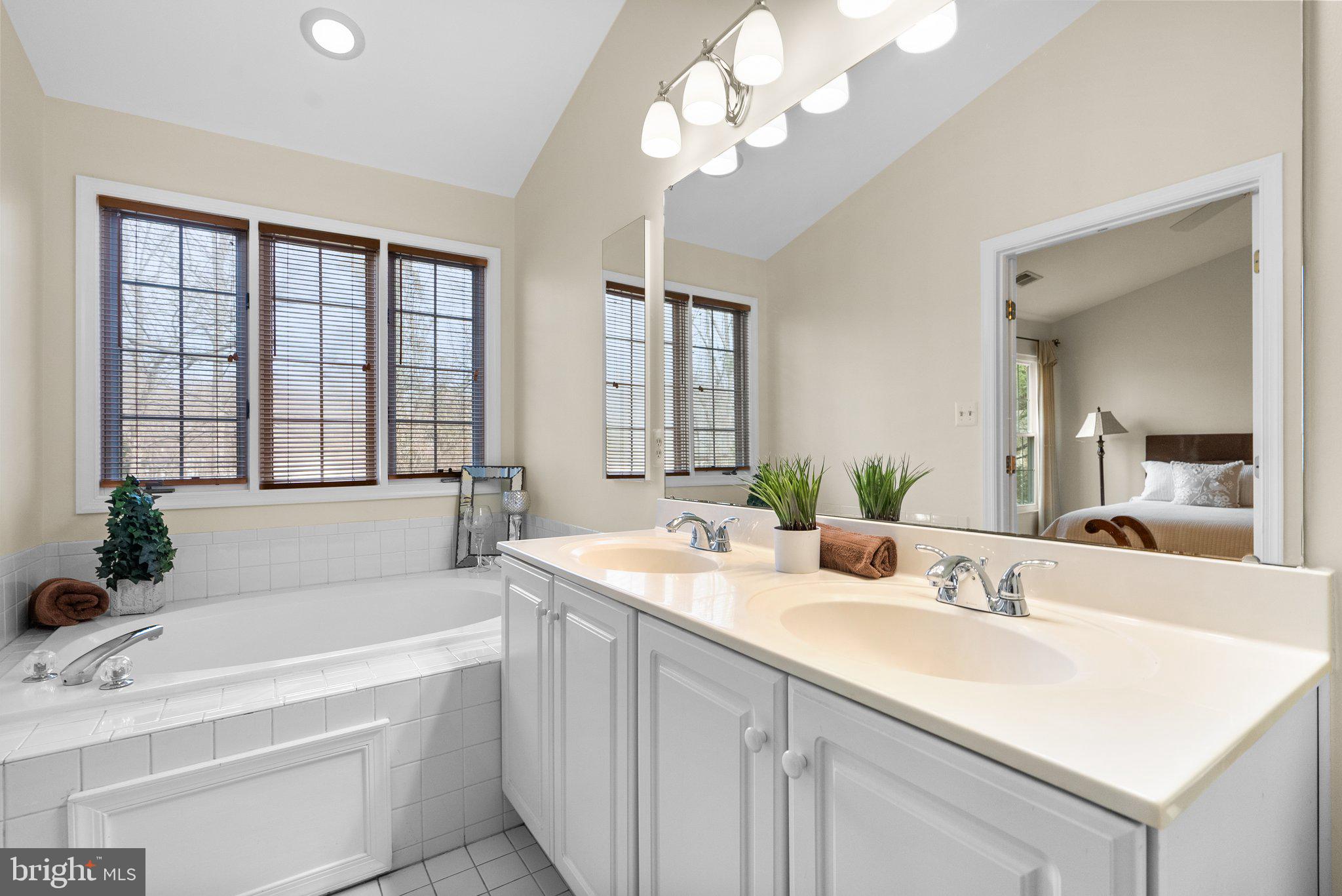 JAMES CREEK - Residential