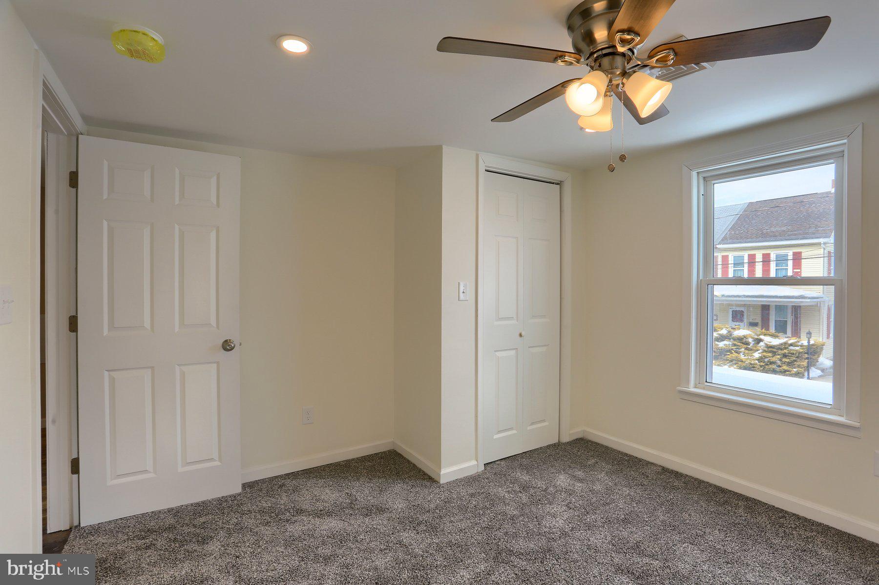 ROYALTON - Residential