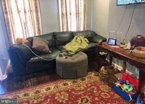 EAST KENSINGTON - Residential