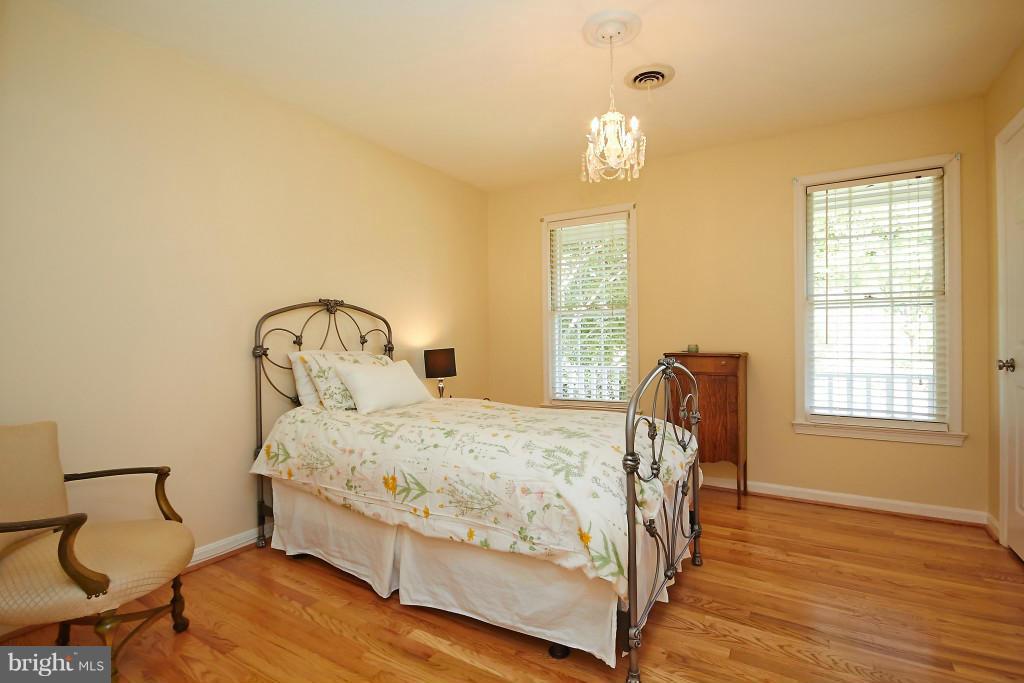 WARR LAKES - Residential