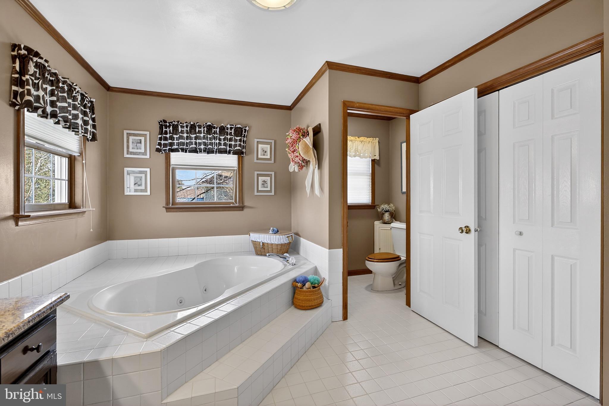 SADDLE RIDGE - Residential