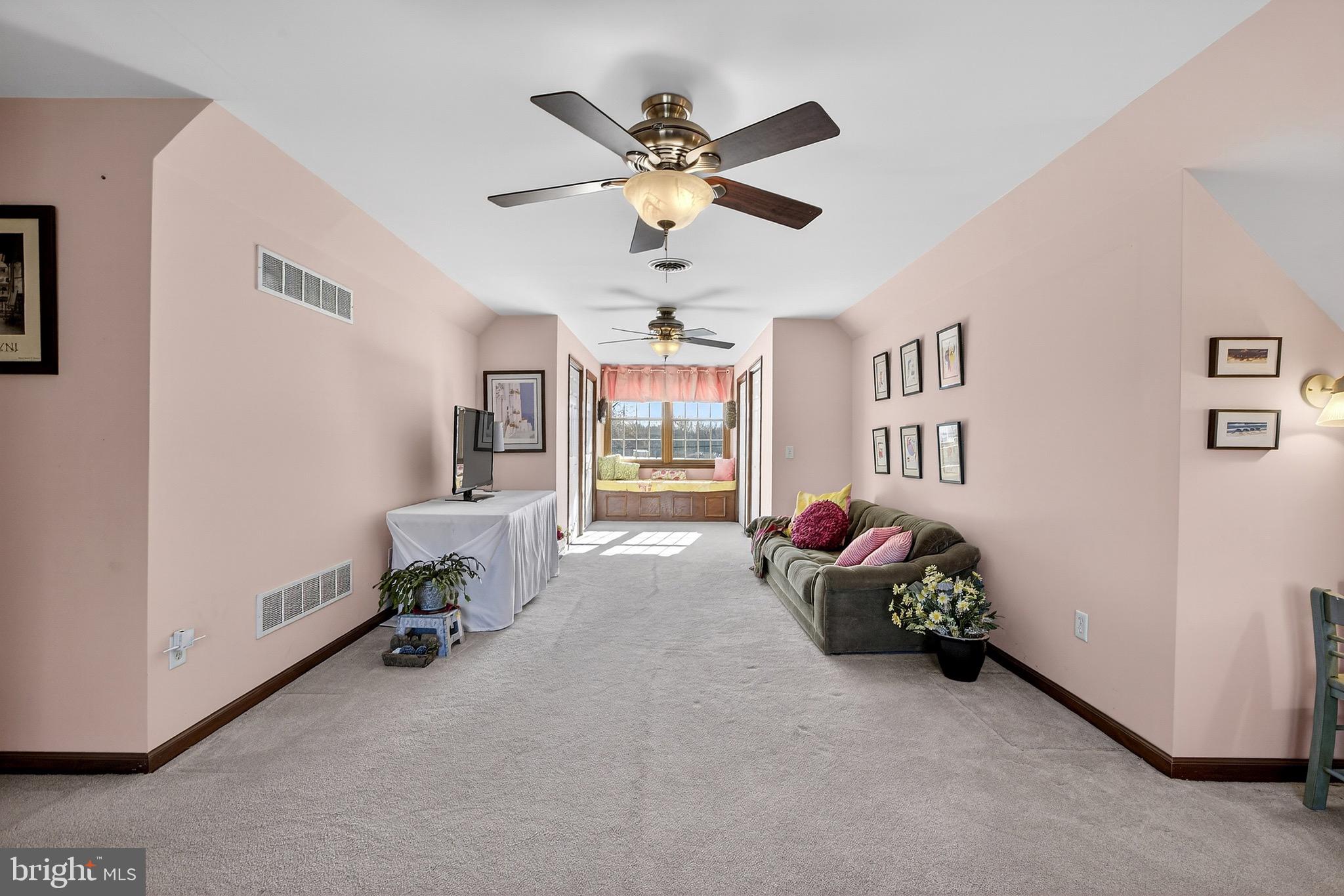 SADDLE RIDGE - Residential