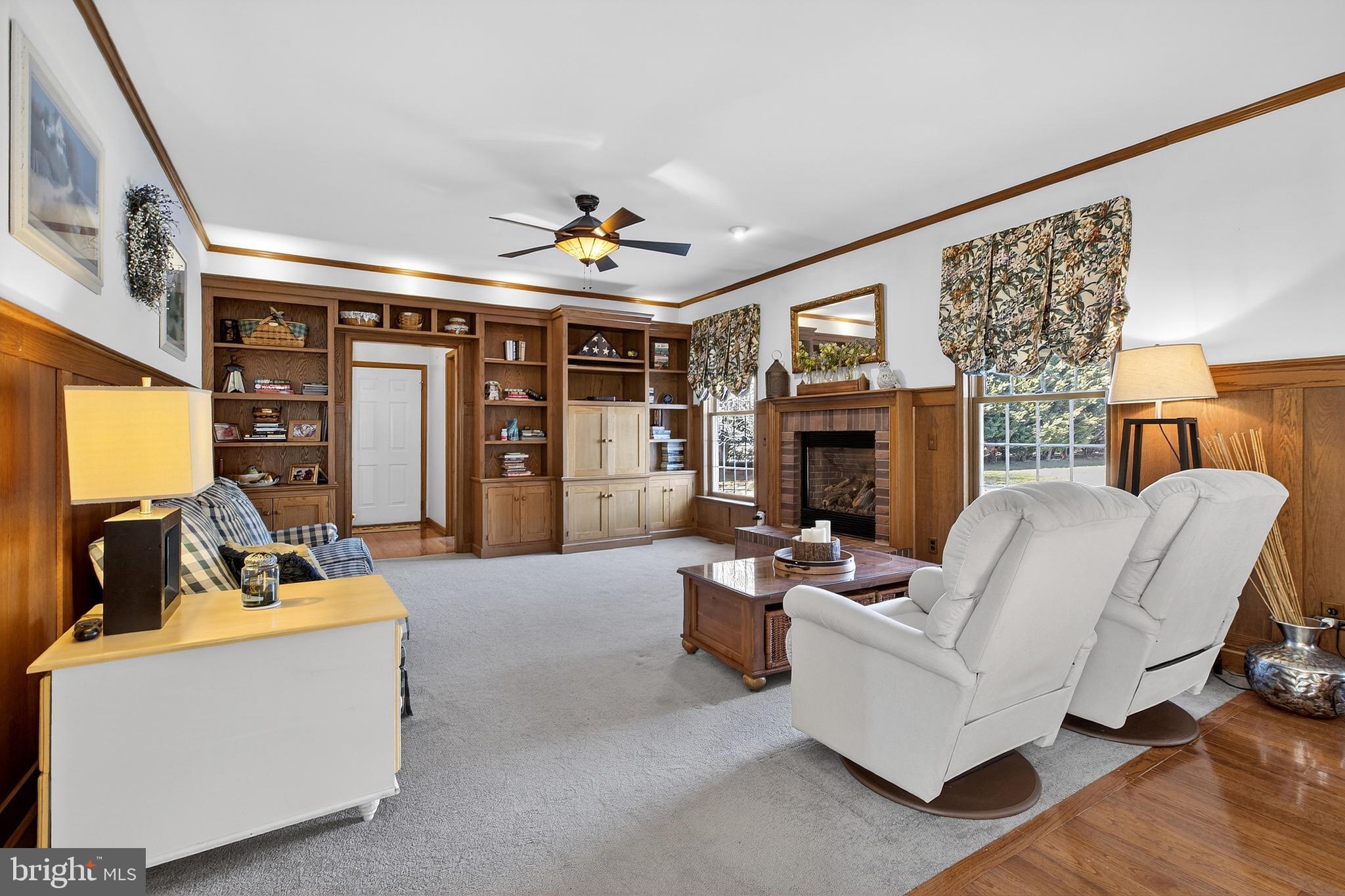 SADDLE RIDGE - Residential