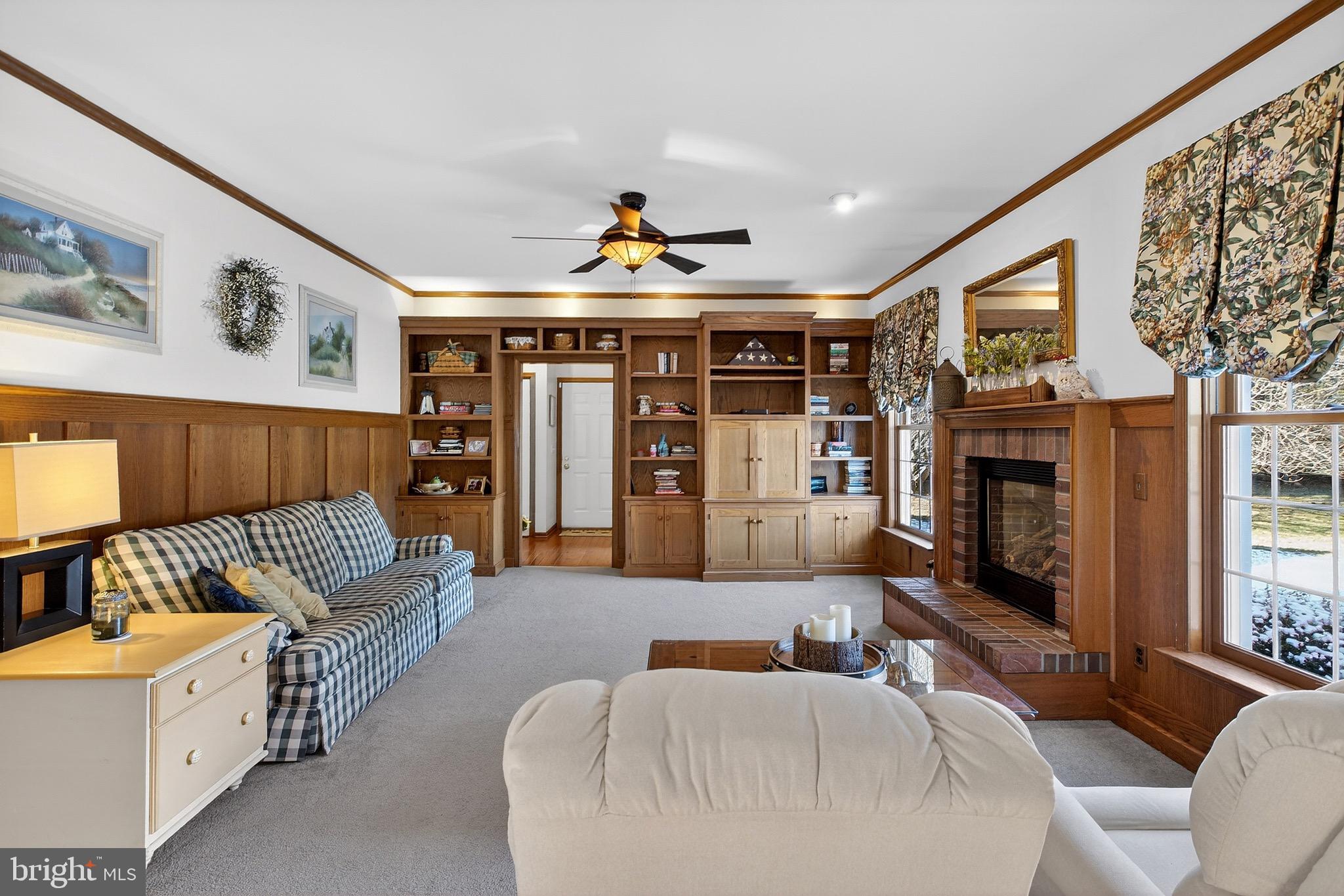 SADDLE RIDGE - Residential