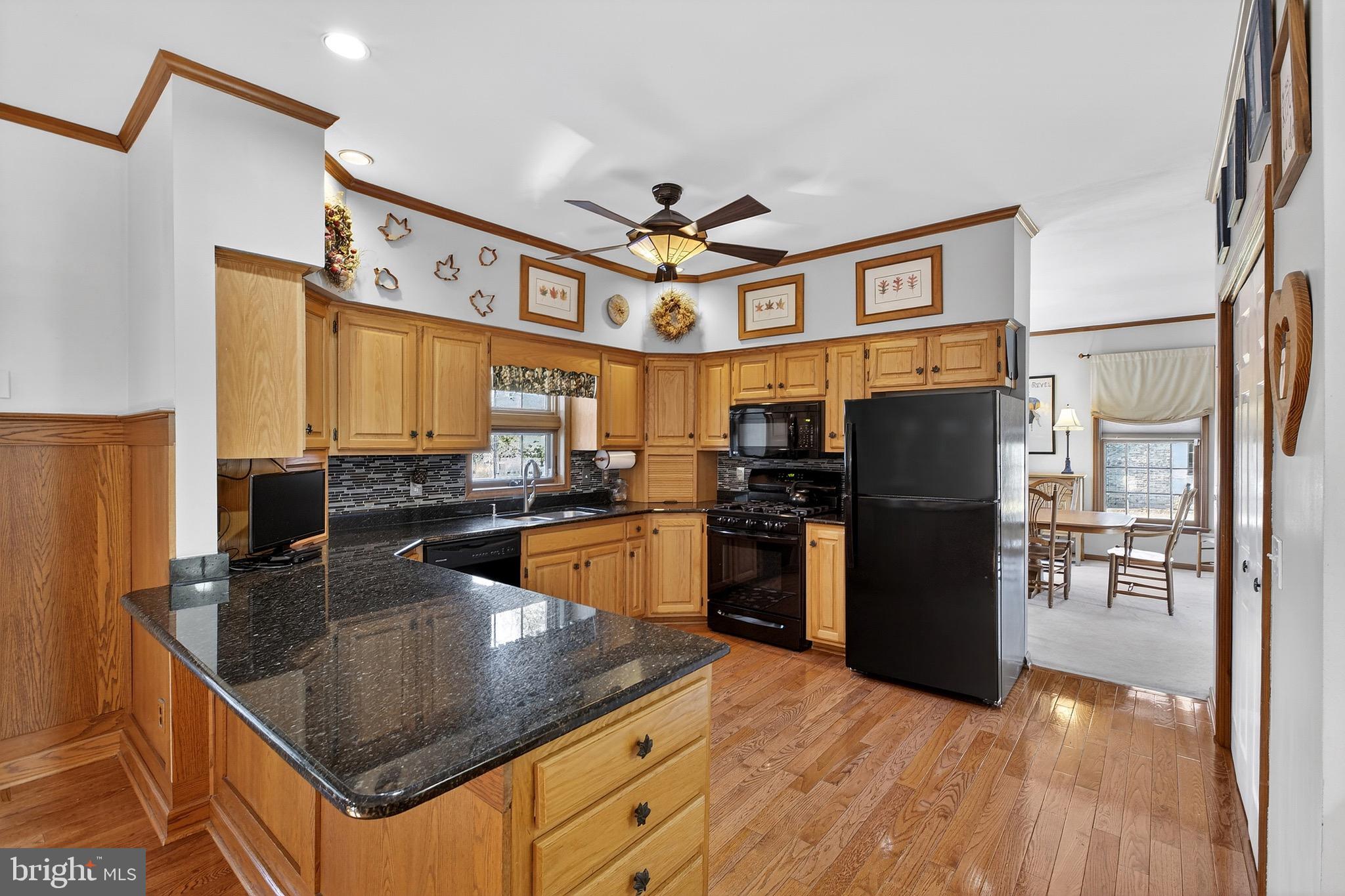 SADDLE RIDGE - Residential