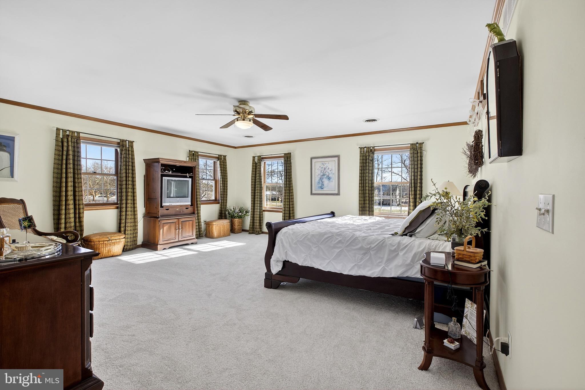 SADDLE RIDGE - Residential