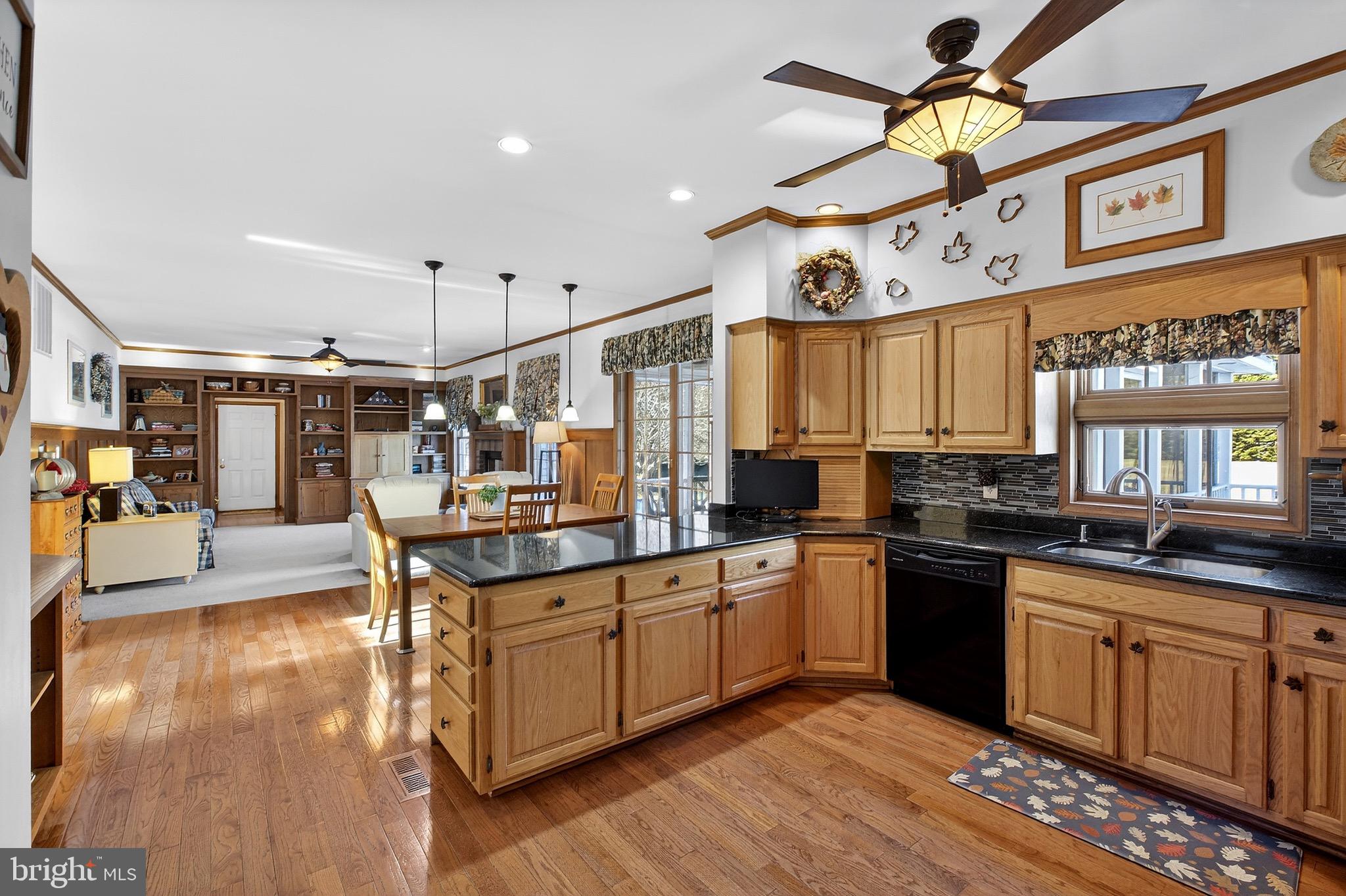 SADDLE RIDGE - Residential