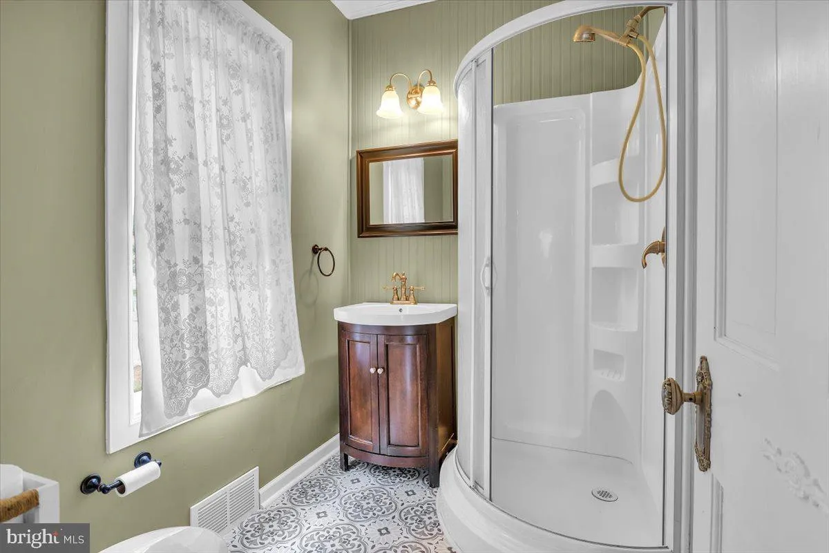 Pitman, New Jersey 08071, United States, 4 Bedrooms Bedrooms, ,2 BathroomsBathrooms,Residential,Contingent,201454