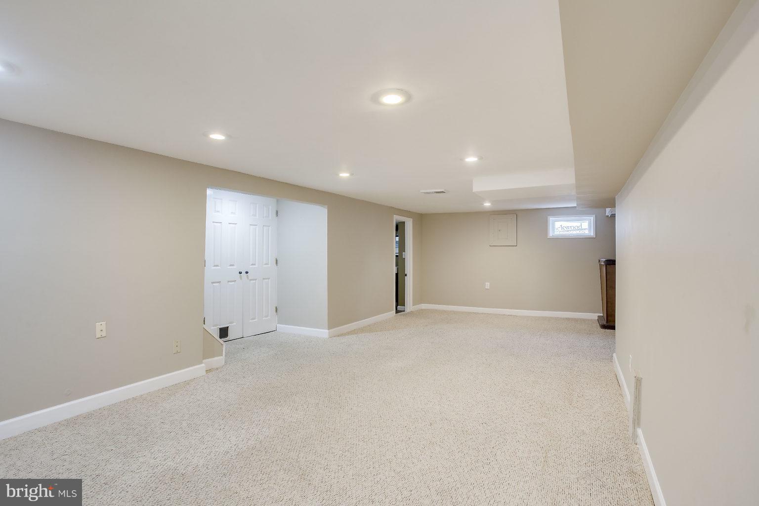 LANDSDOWNE - Residential