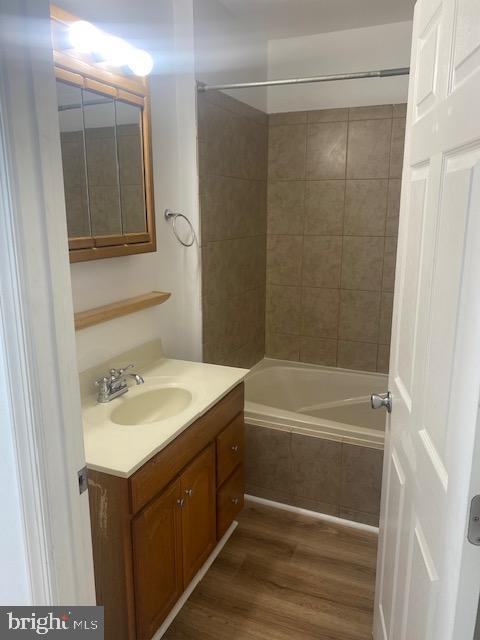 HARWOOD - Residential Lease