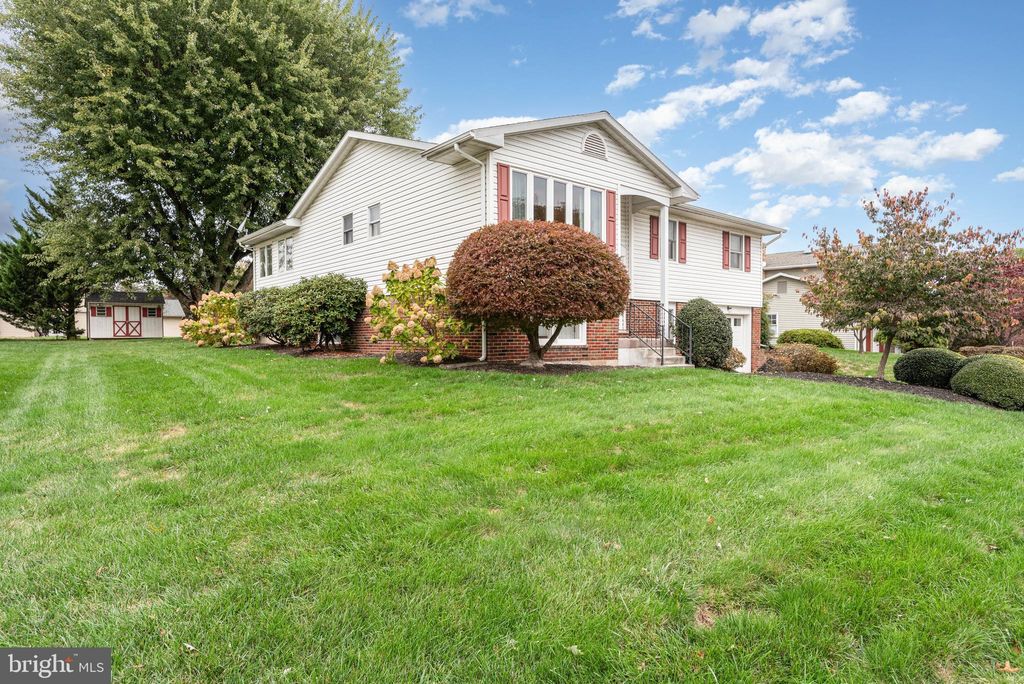 Photo of 415 Pawnee Drive, MECHANICSBURG, PA 17050 (MLS # PACB2047686)