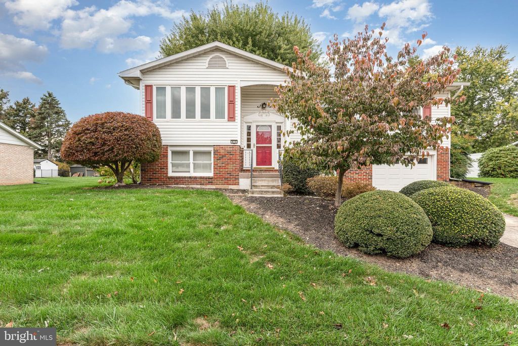 Photo of 415 Pawnee Drive, MECHANICSBURG, PA 17050 (MLS # PACB2047686)