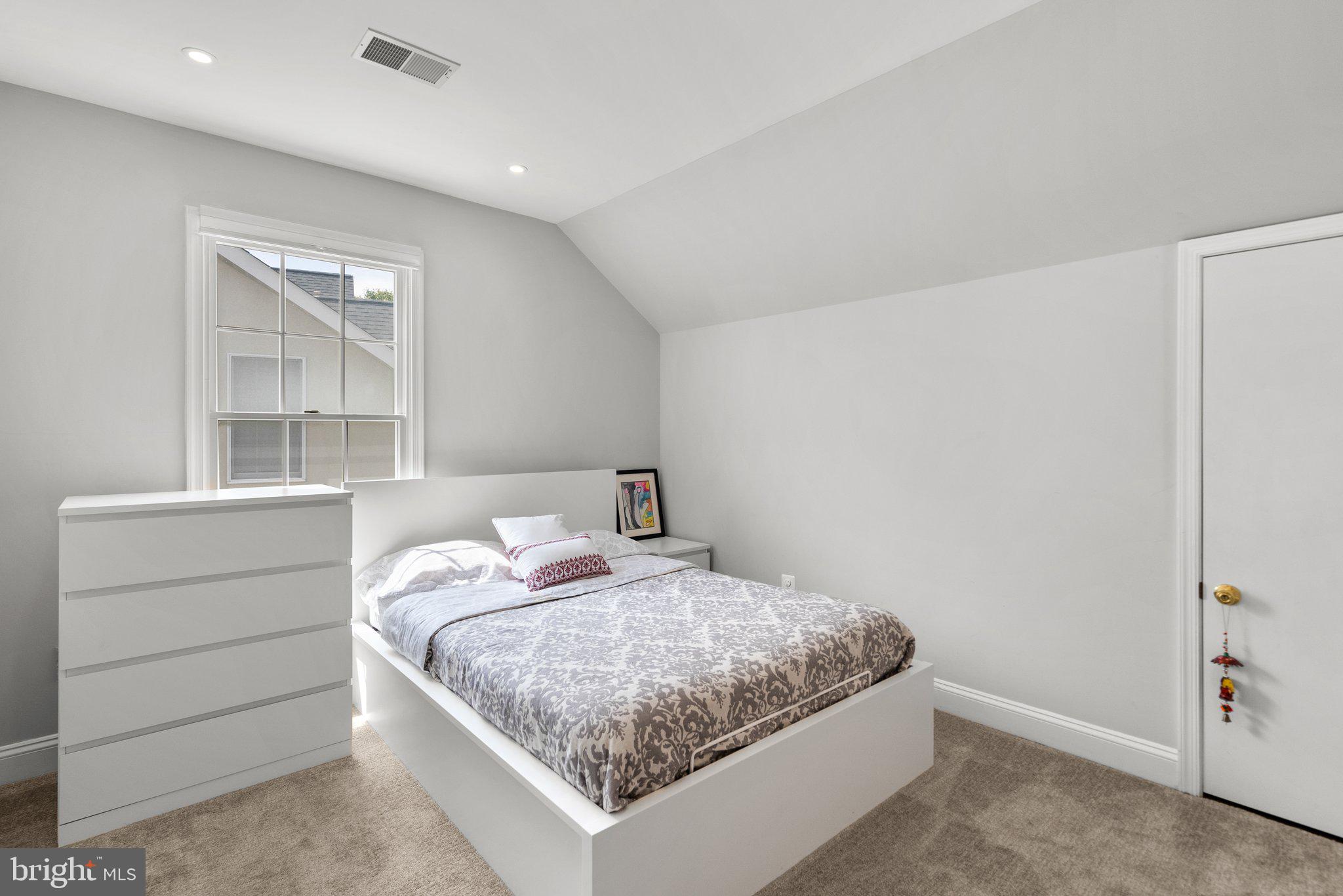 POTOMAC GLEN - Residential