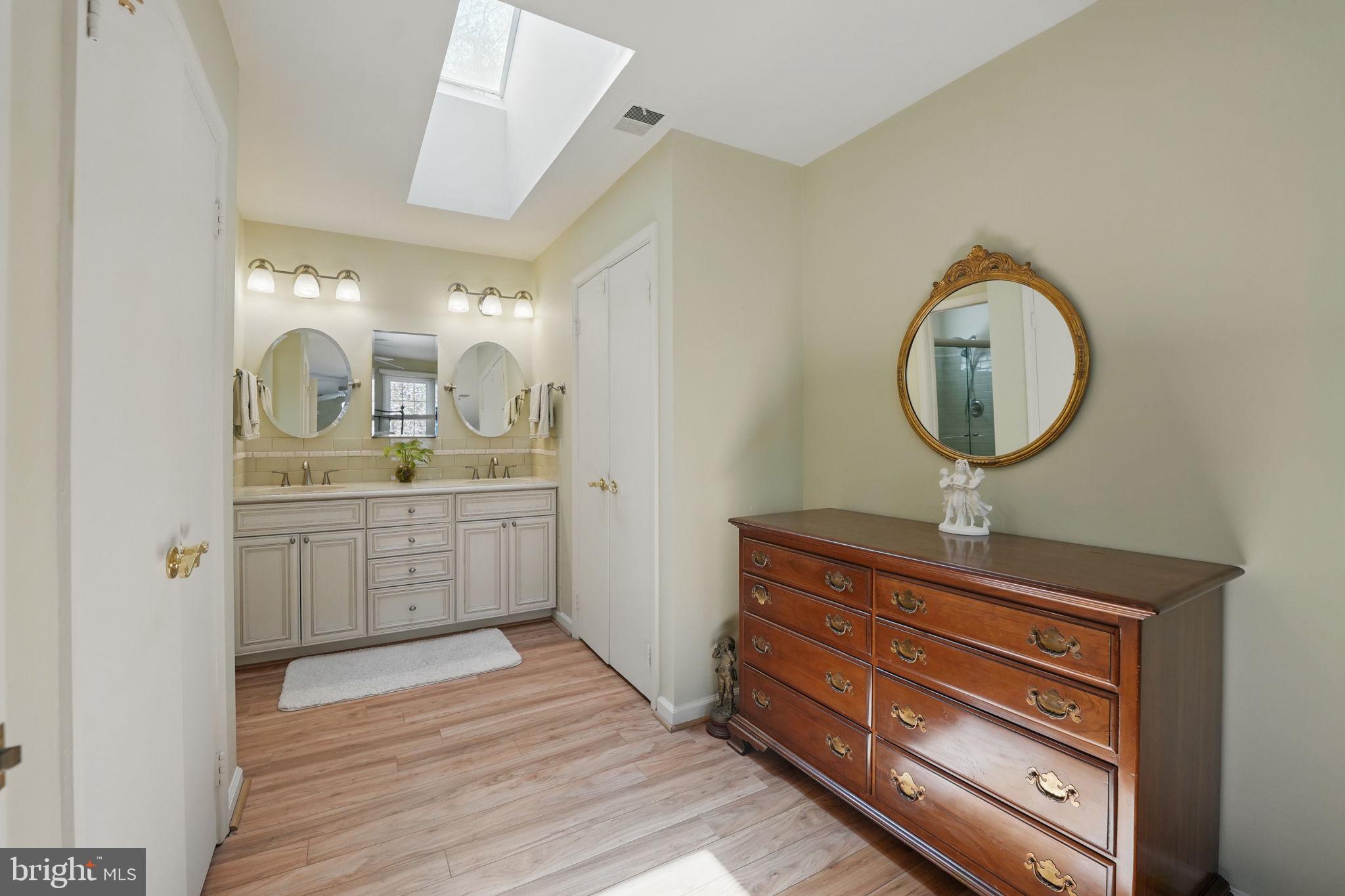 ROLLING VALLEY - Residential