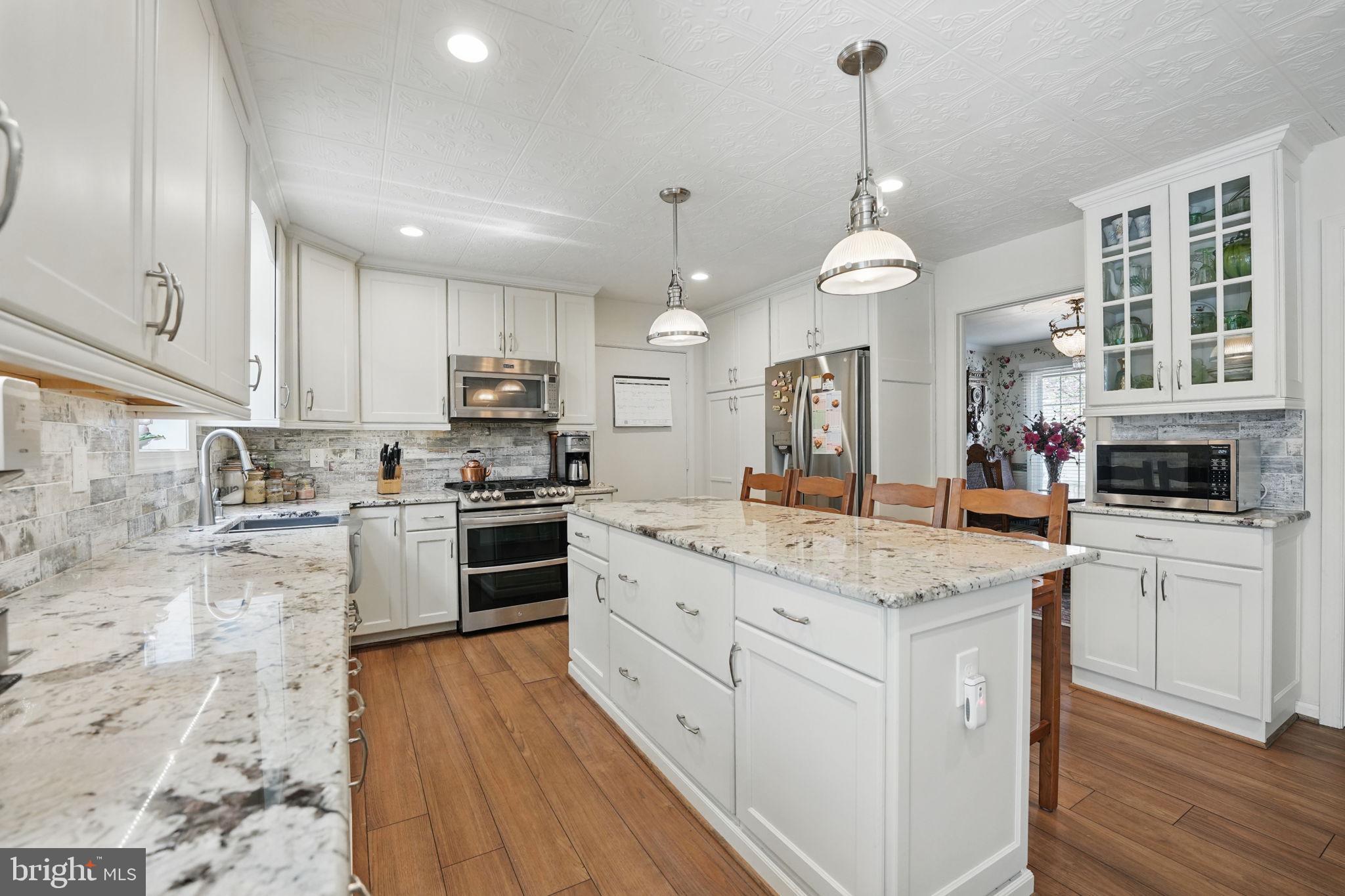 ROLLING VALLEY - Residential