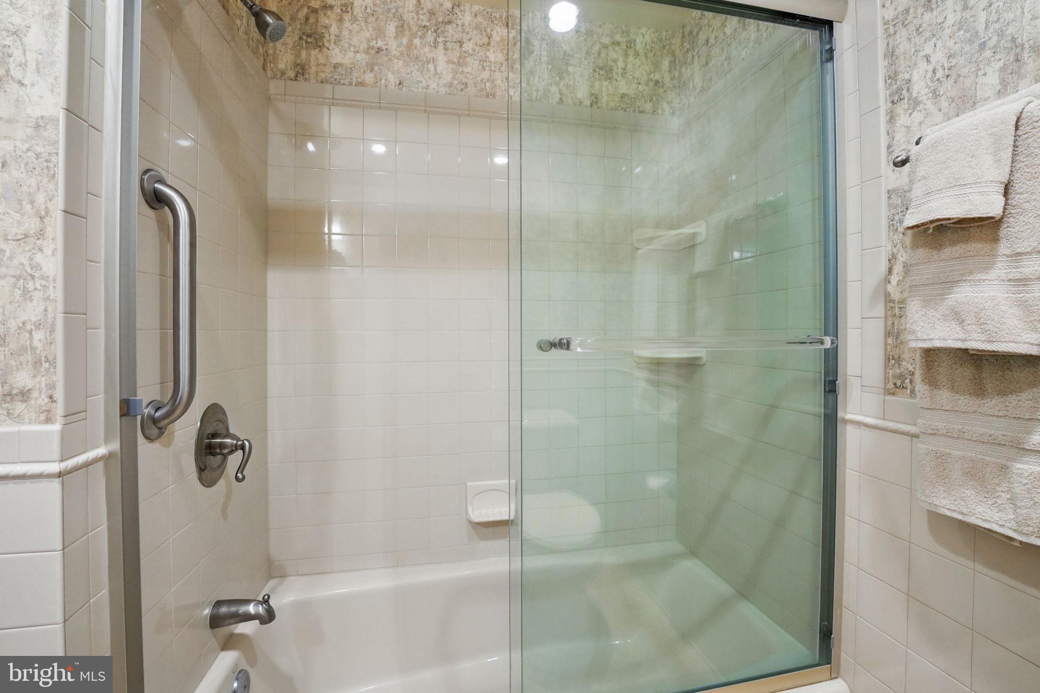 ROLLING VALLEY - Residential