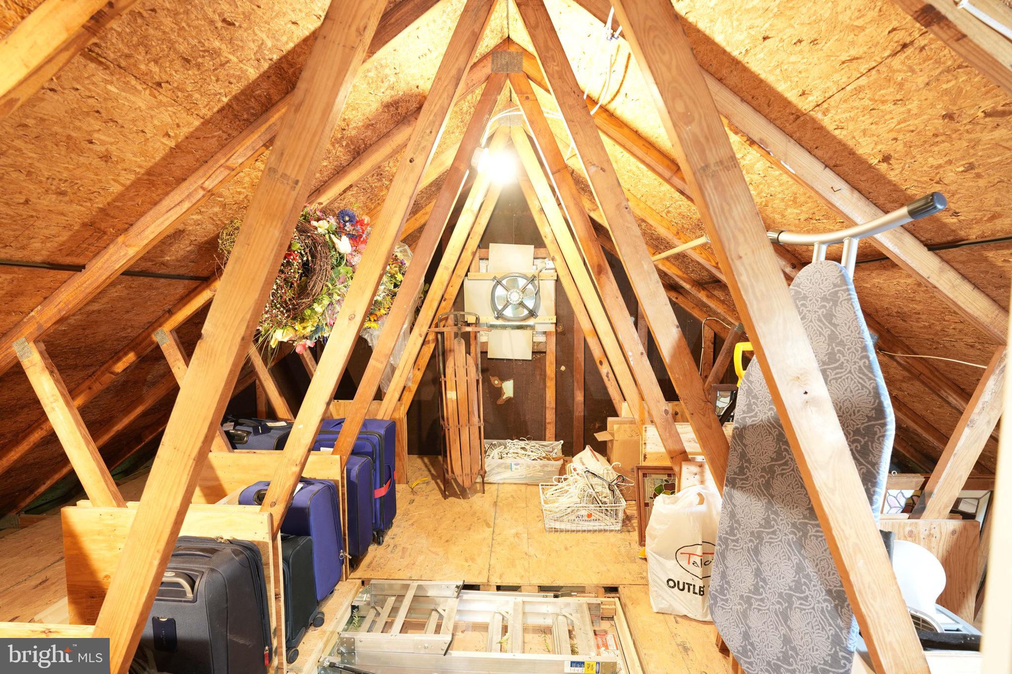 ROLLING VALLEY - Residential