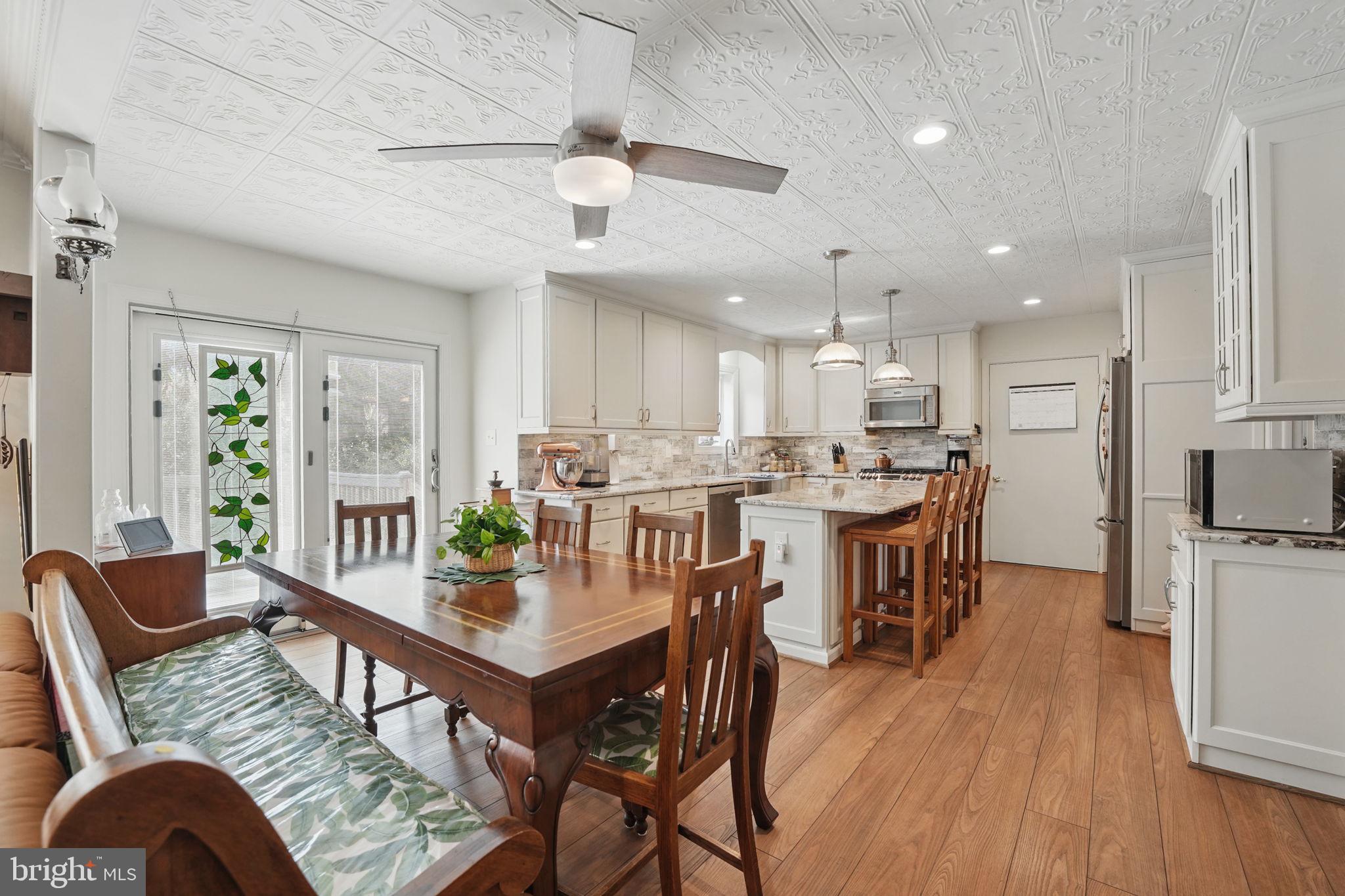 ROLLING VALLEY - Residential