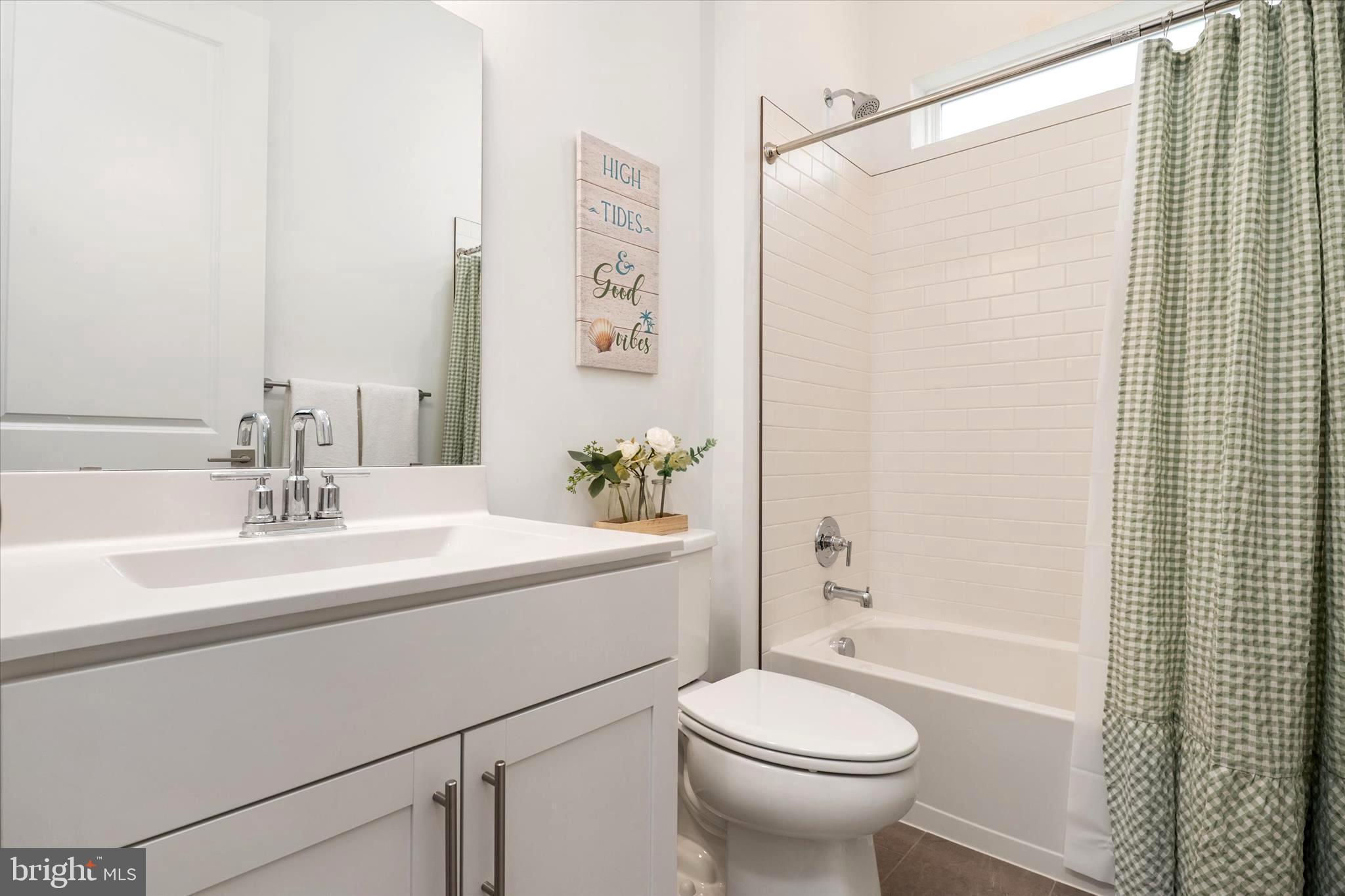 FOUR SEASONS AT KENT ISLAND - Residential