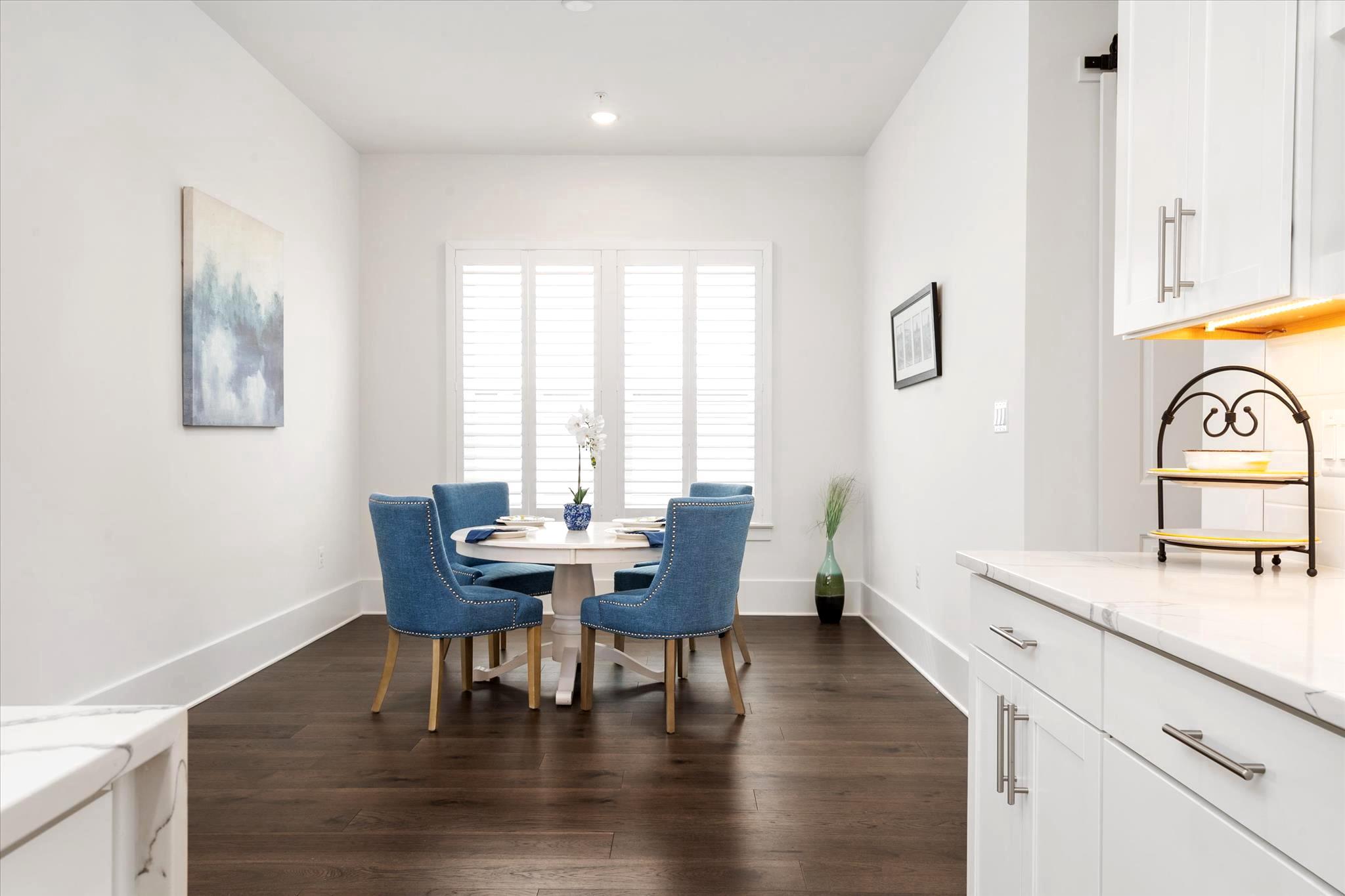 FOUR SEASONS AT KENT ISLAND - Residential