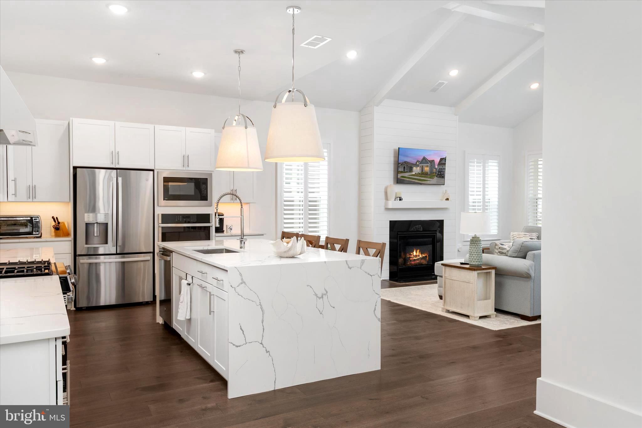 FOUR SEASONS AT KENT ISLAND - Residential