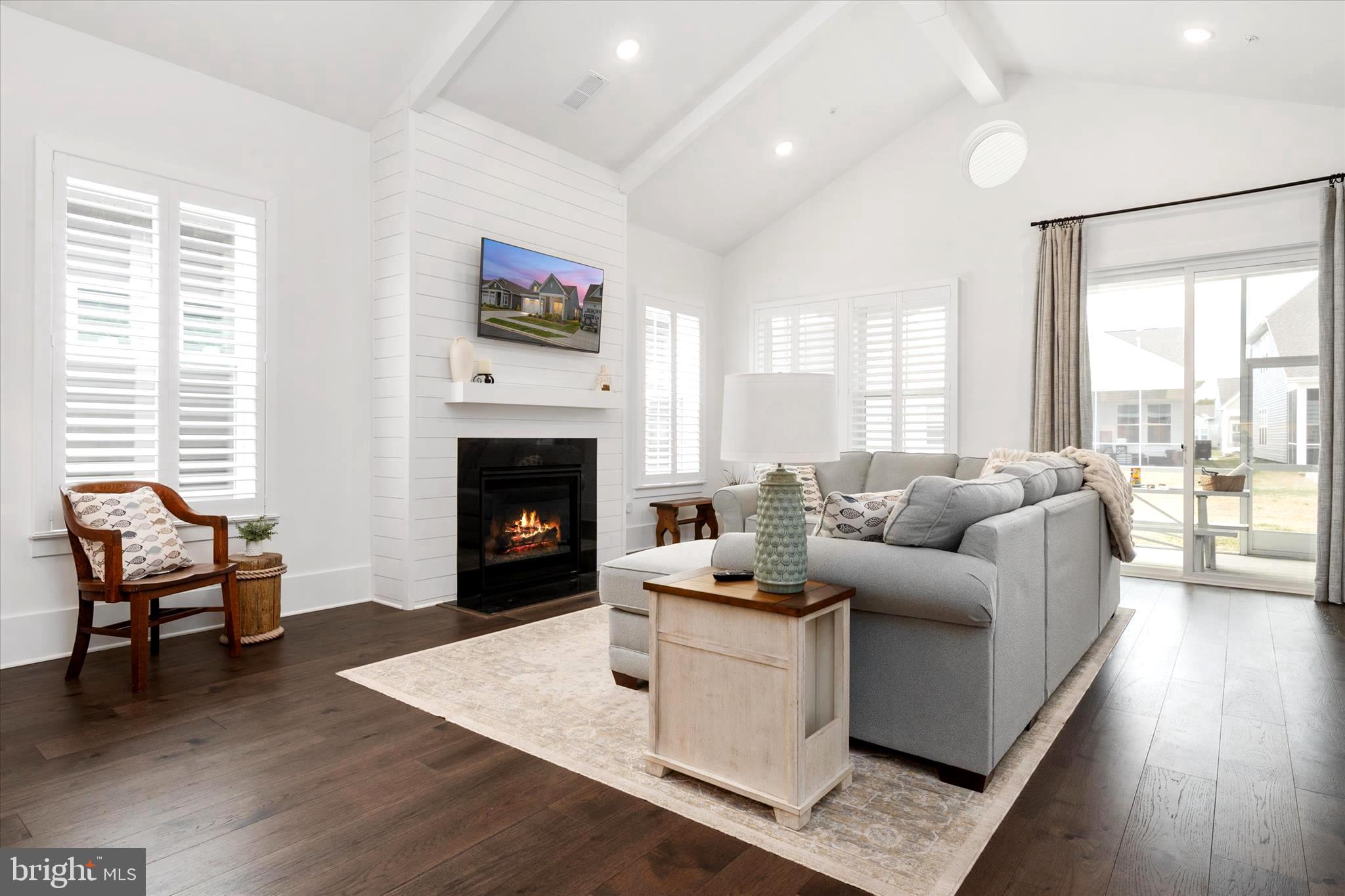 FOUR SEASONS AT KENT ISLAND - Residential