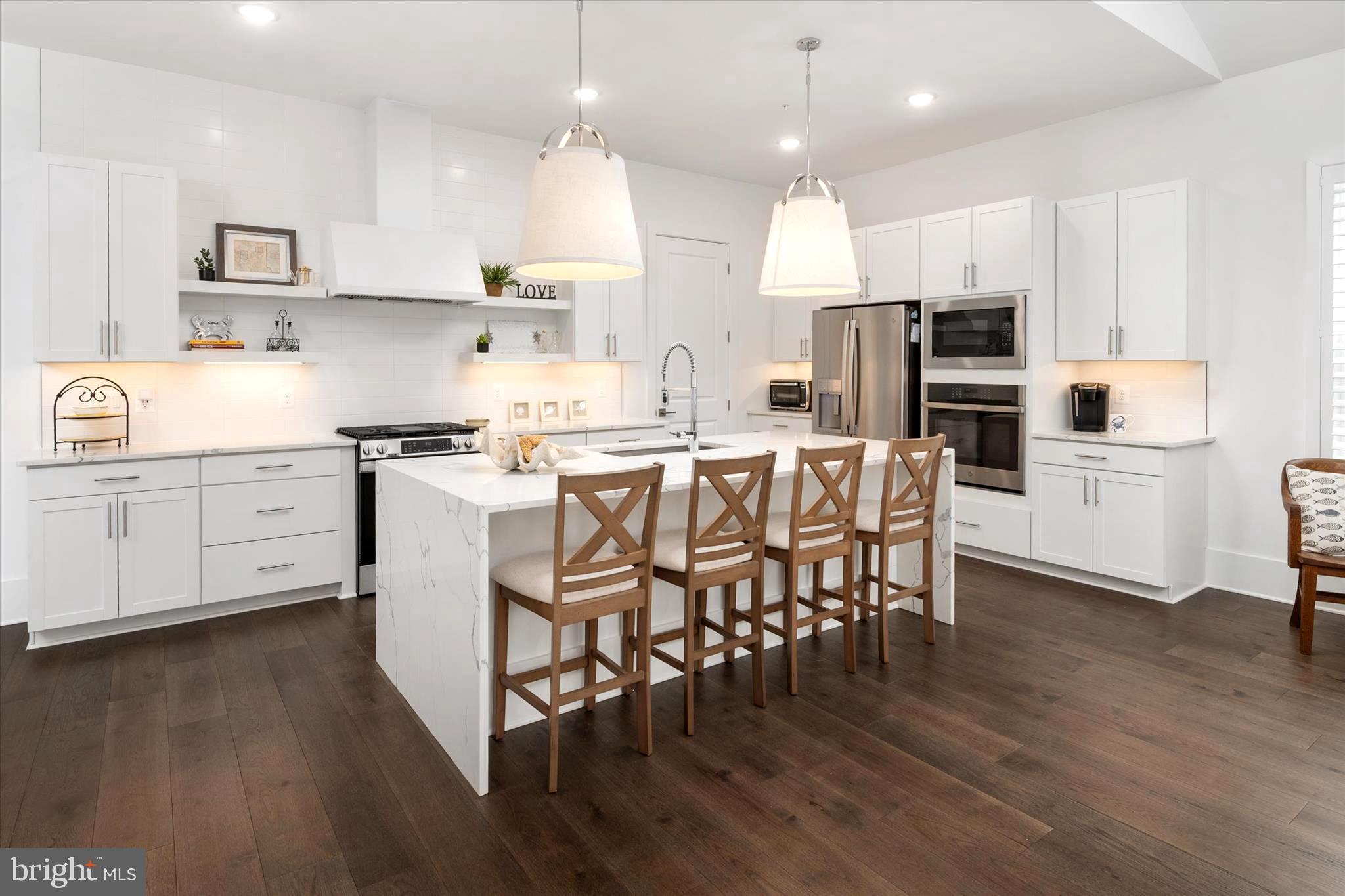 FOUR SEASONS AT KENT ISLAND - Residential