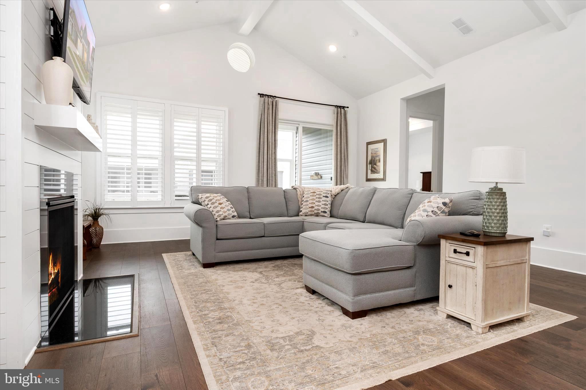 FOUR SEASONS AT KENT ISLAND - Residential