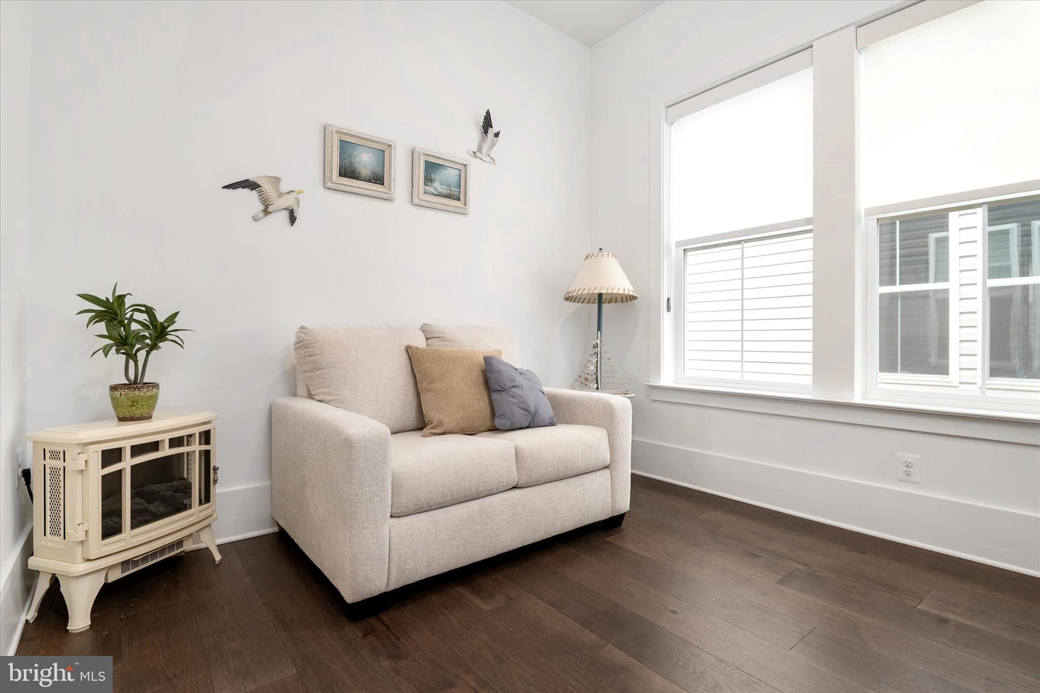 FOUR SEASONS AT KENT ISLAND - Residential