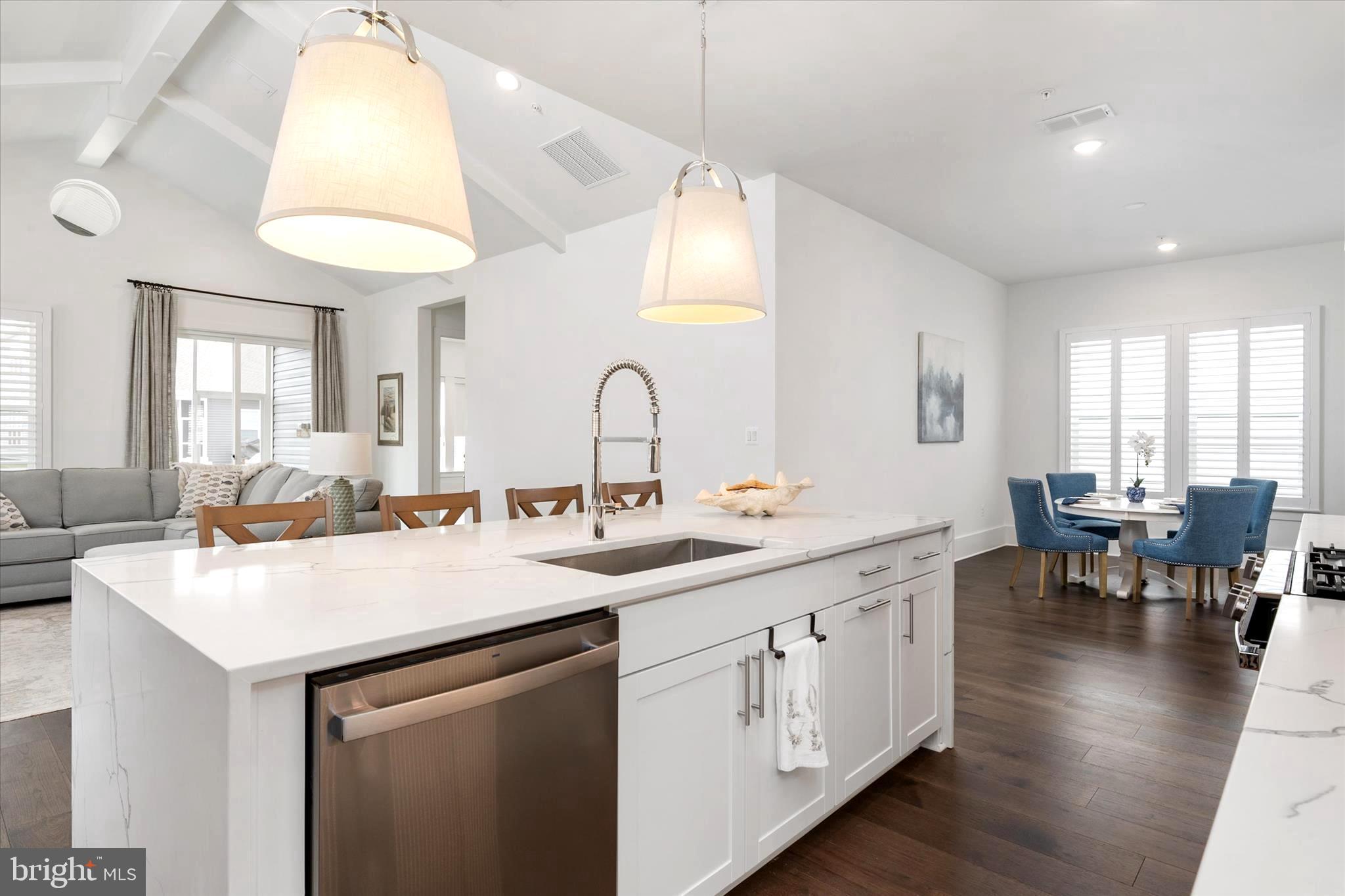 FOUR SEASONS AT KENT ISLAND - Residential