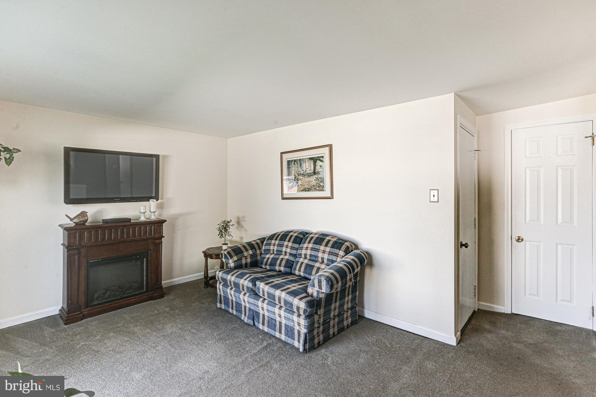 307 E ROOSEVELT AVENUE