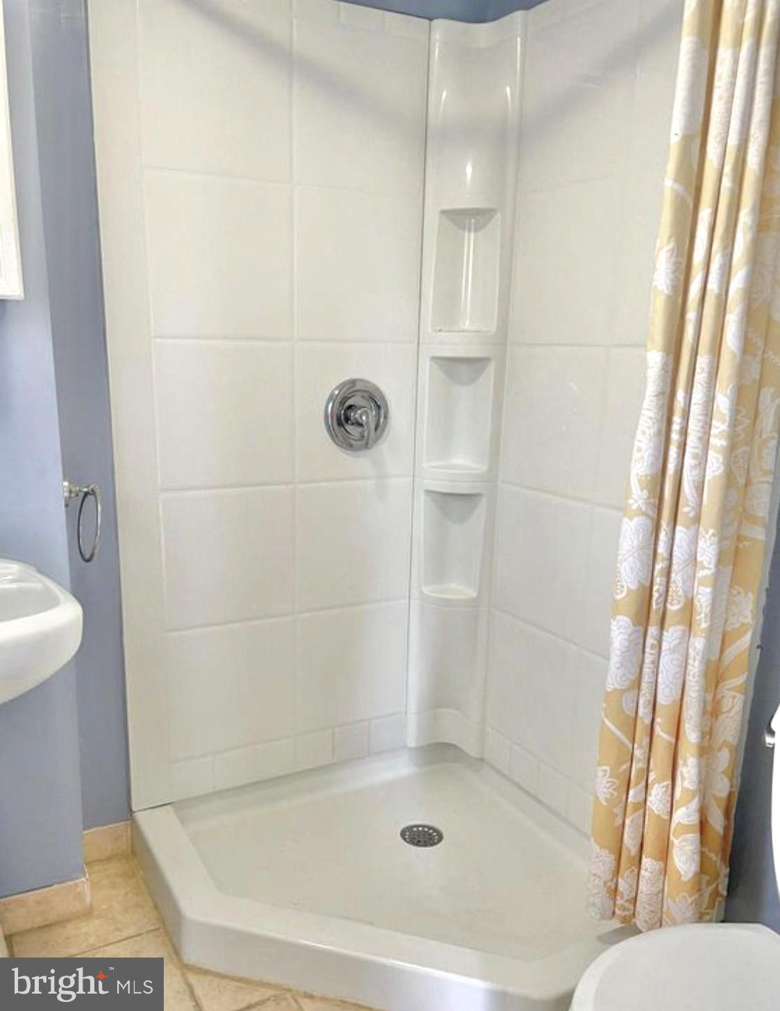 MANAYUNK - Residential Lease