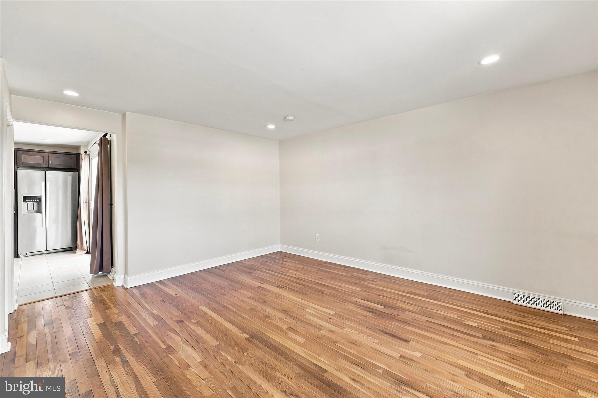 438 W CHESTNUT STREET