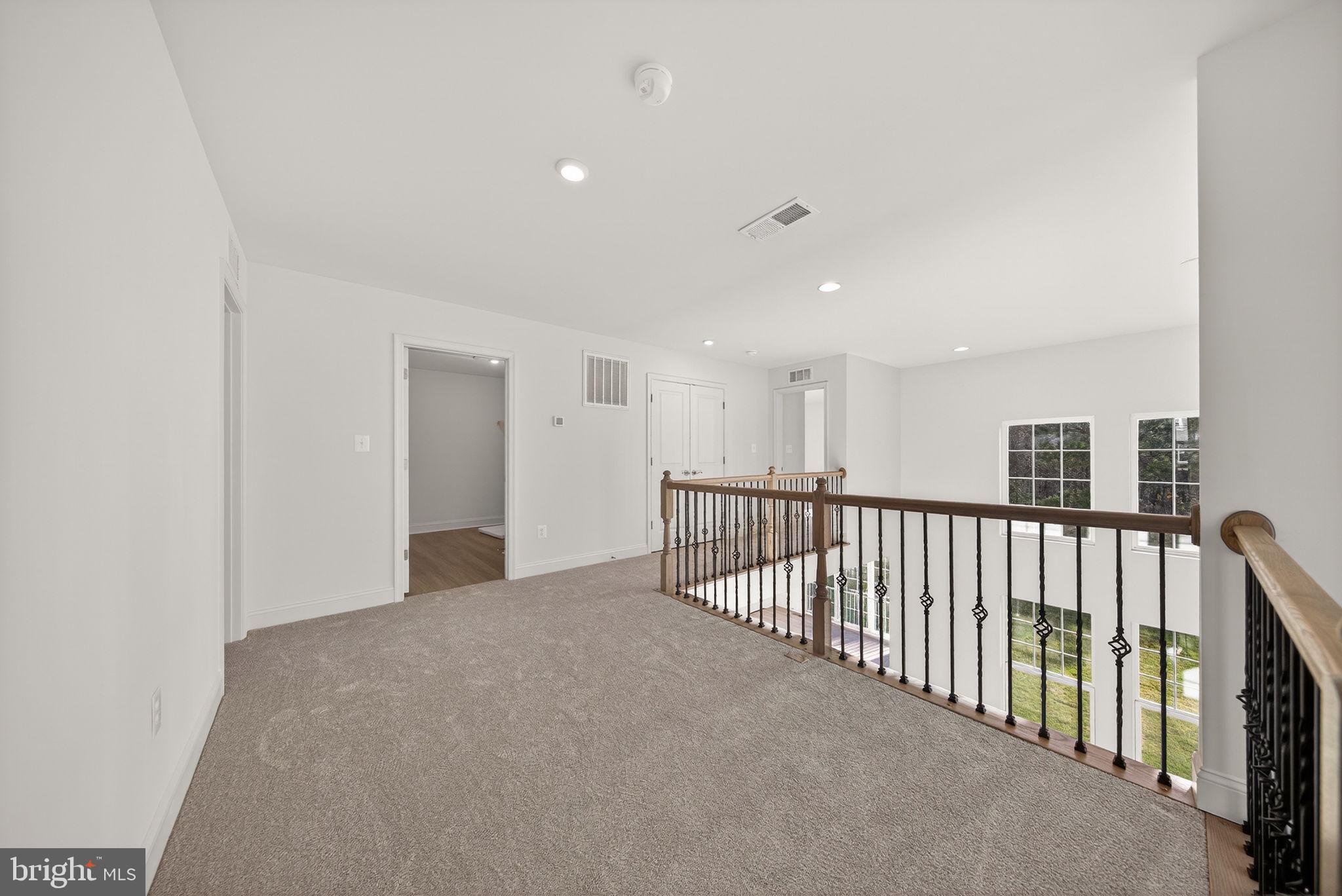 BROOKFIELD - Residential