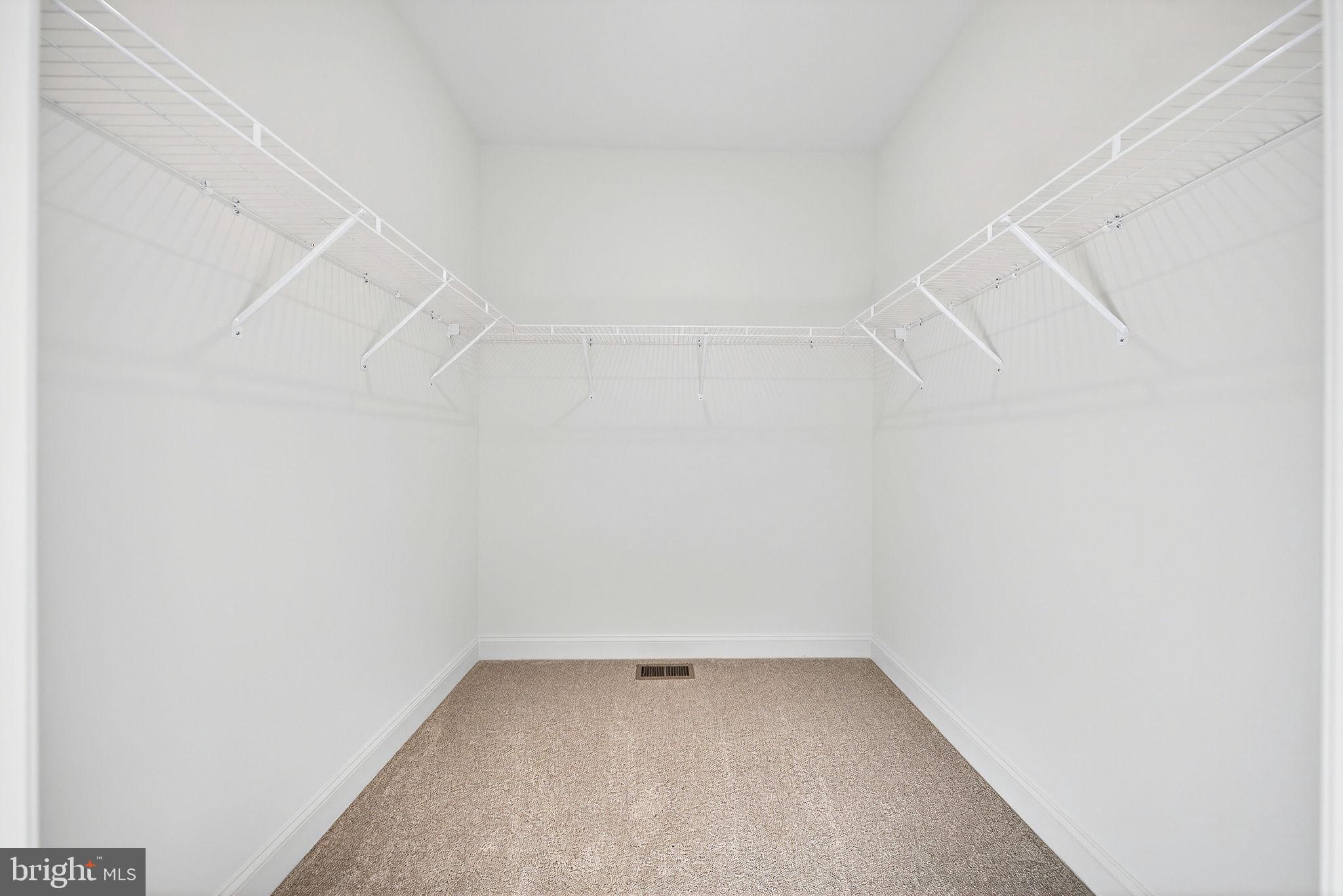 BROOKFIELD - Residential