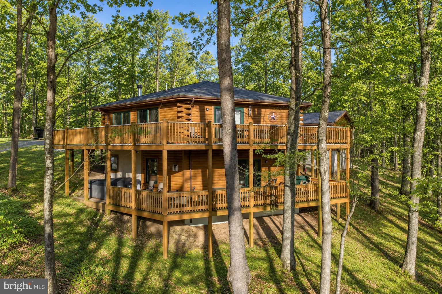 870 HUNTERS RIDGE DRIVE