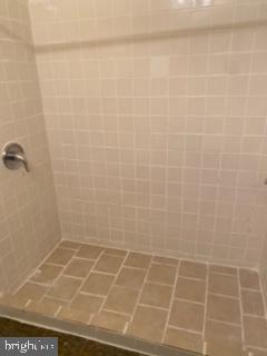 RIDGEFIELD VILLAGE - Residential Lease