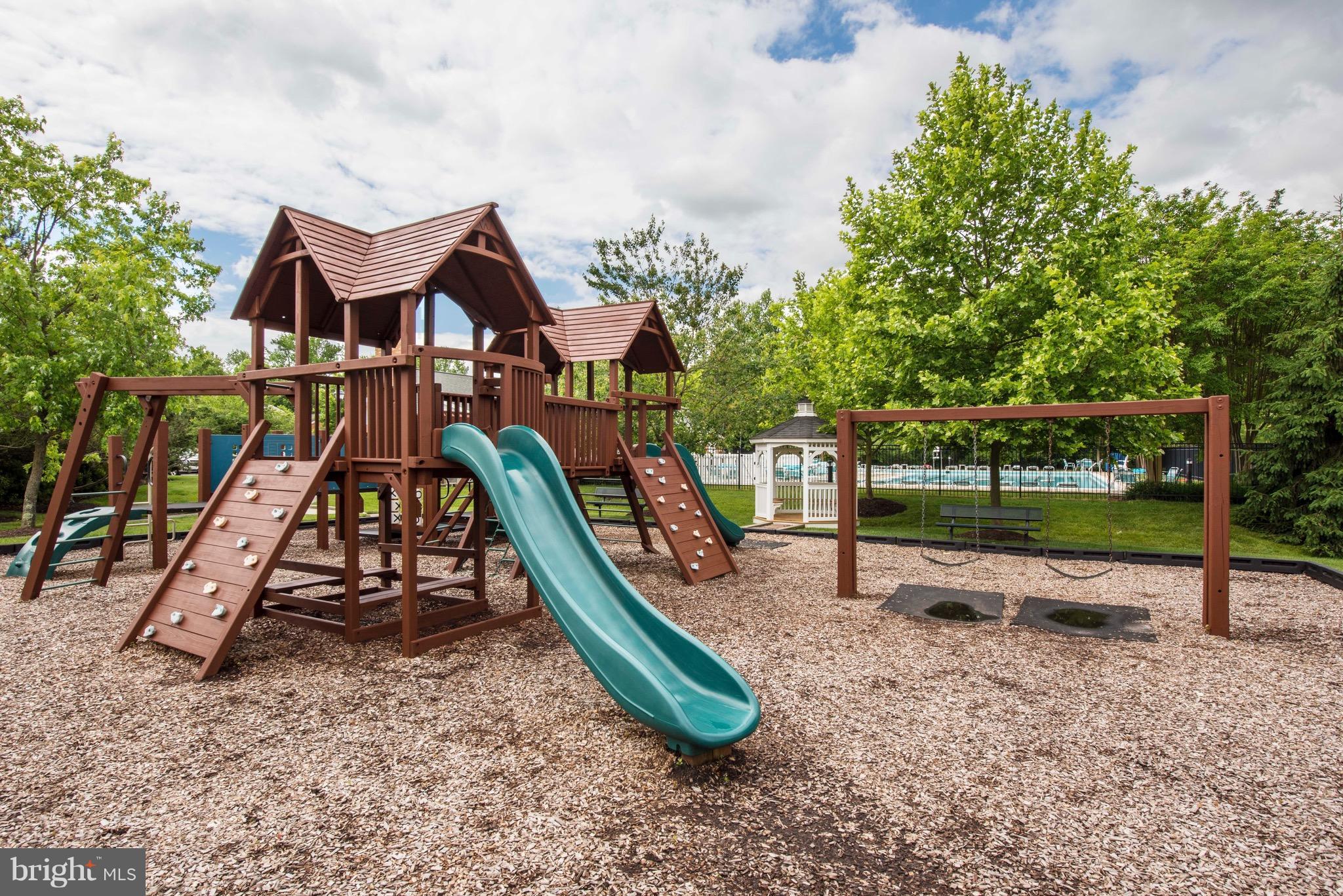 SOUTH RIVER COLONY - Residential