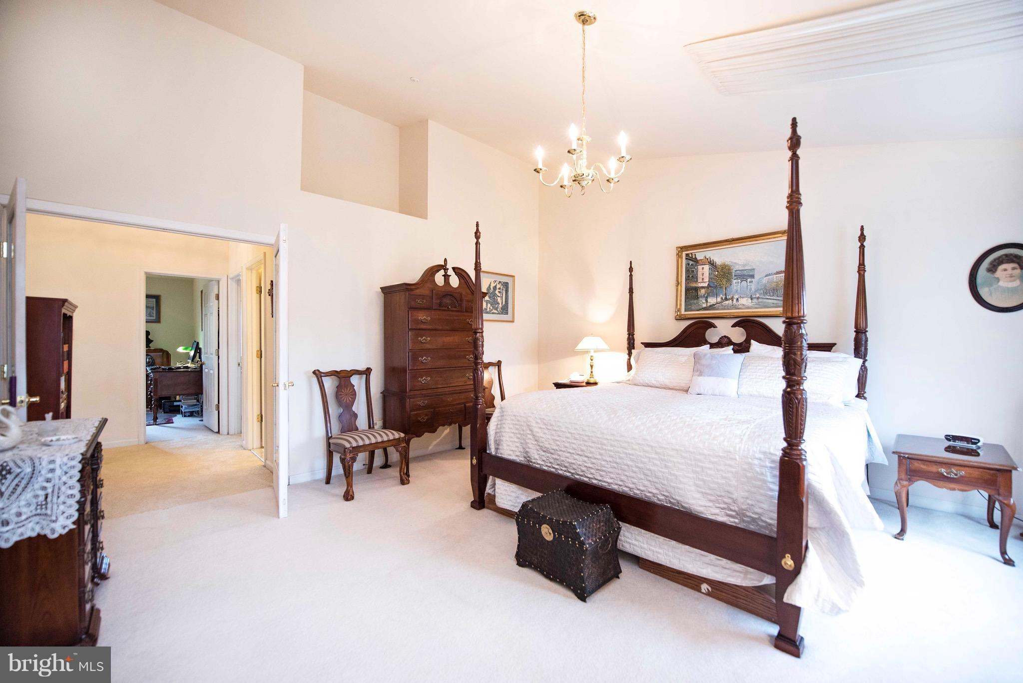 SOUTH RIVER COLONY - Residential