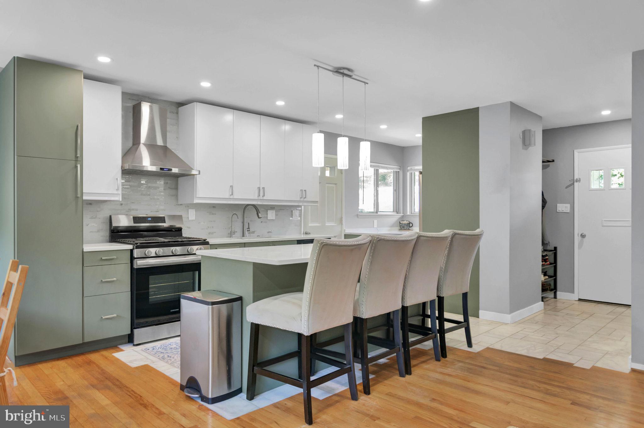 4313 DUBOIS STREET