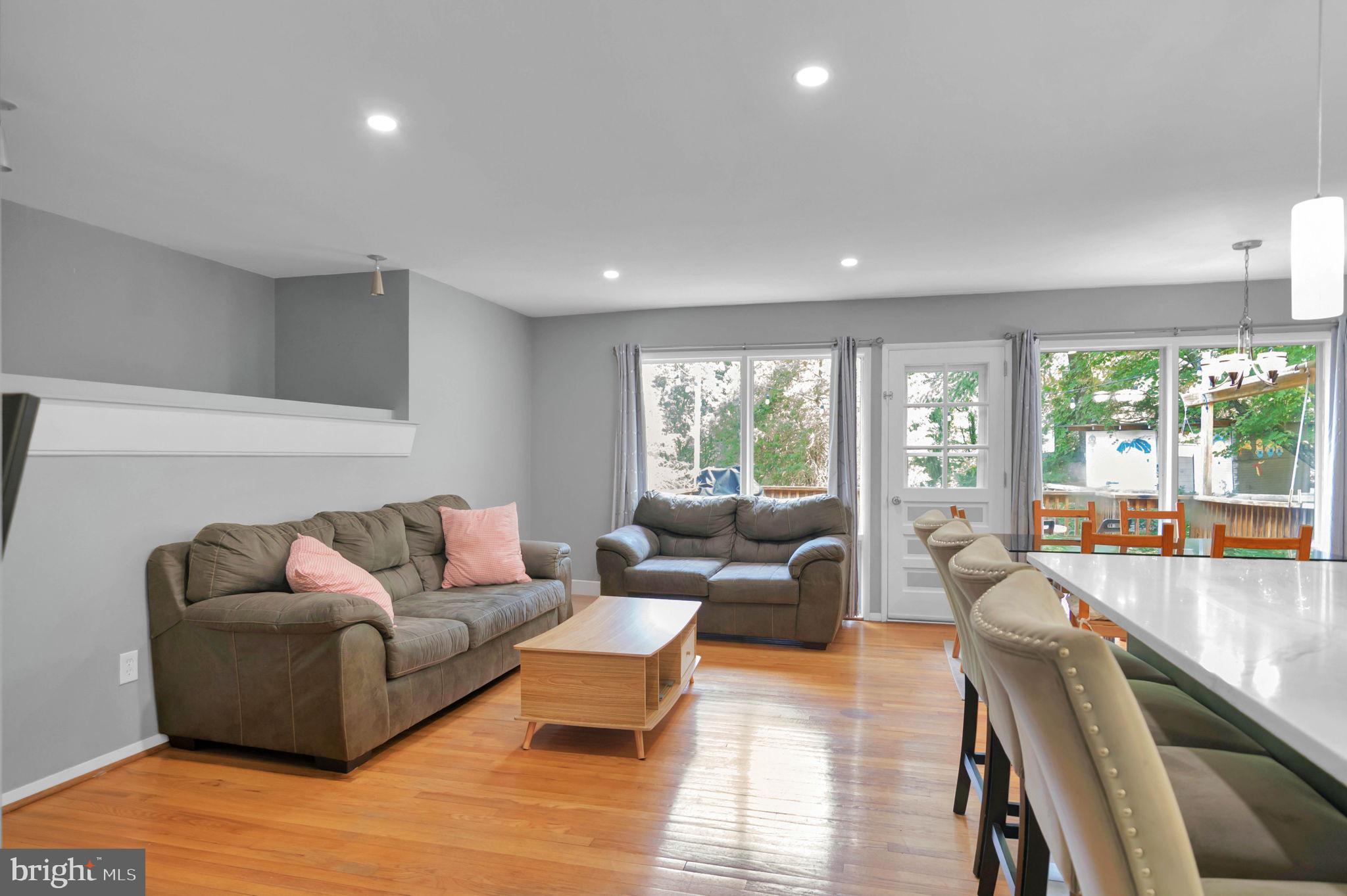 4313 DUBOIS STREET