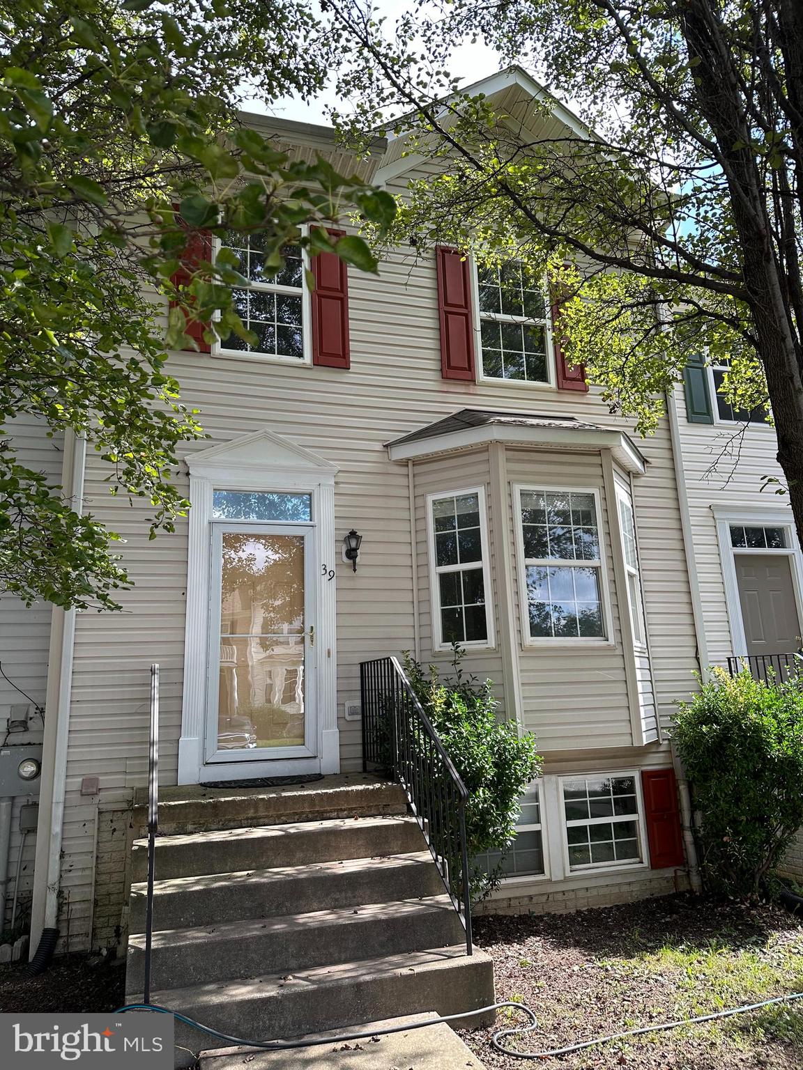 COUNTY GREEN - Residential Lease