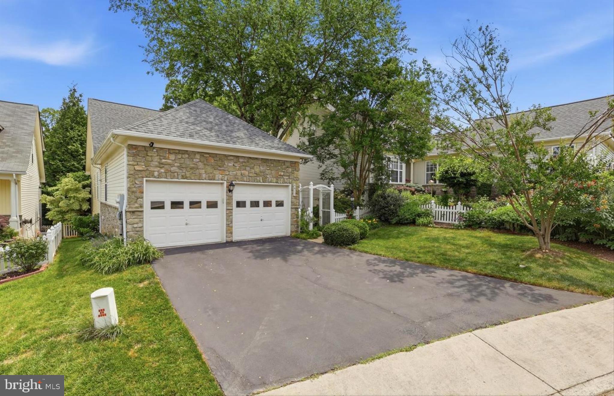 9411 PRIMROSE LANE