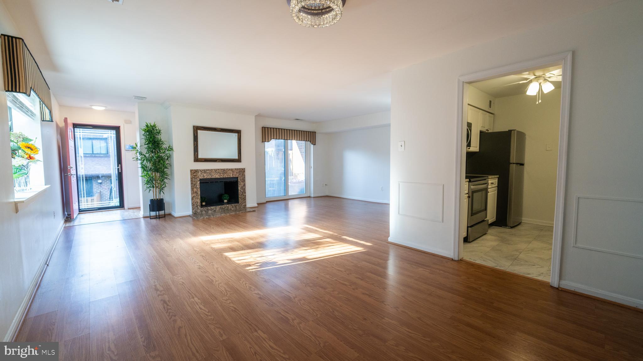 3418 SUMMIT COURT NE 3418