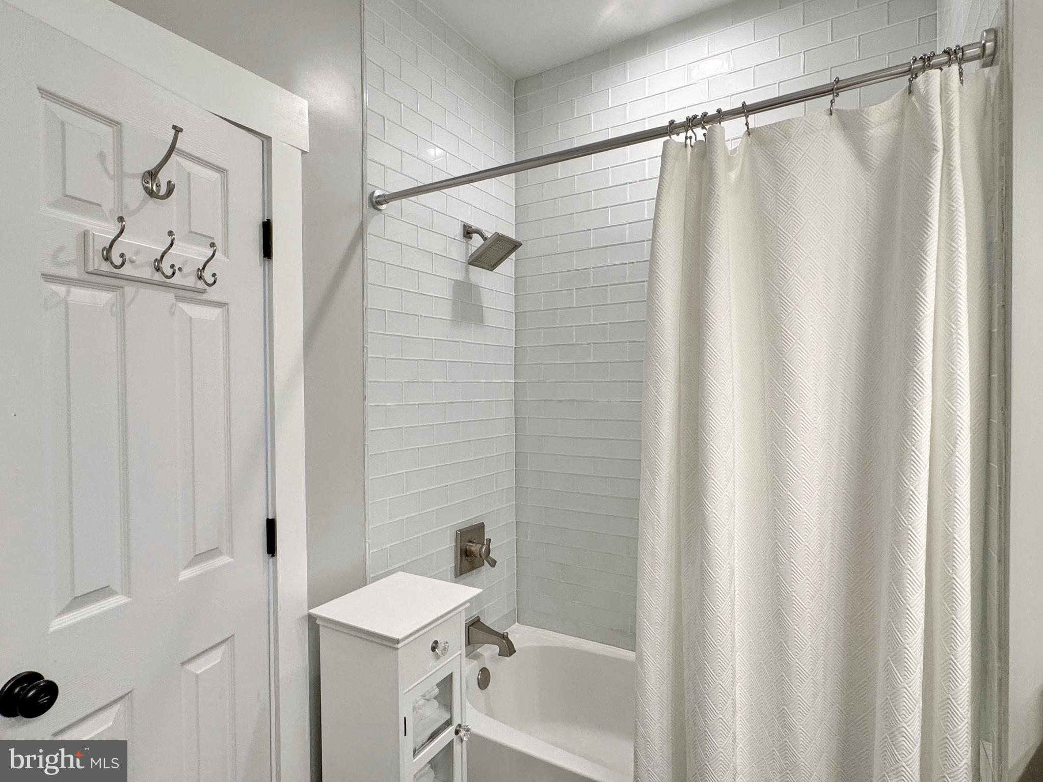 OAKWOOD MANOR - Residential