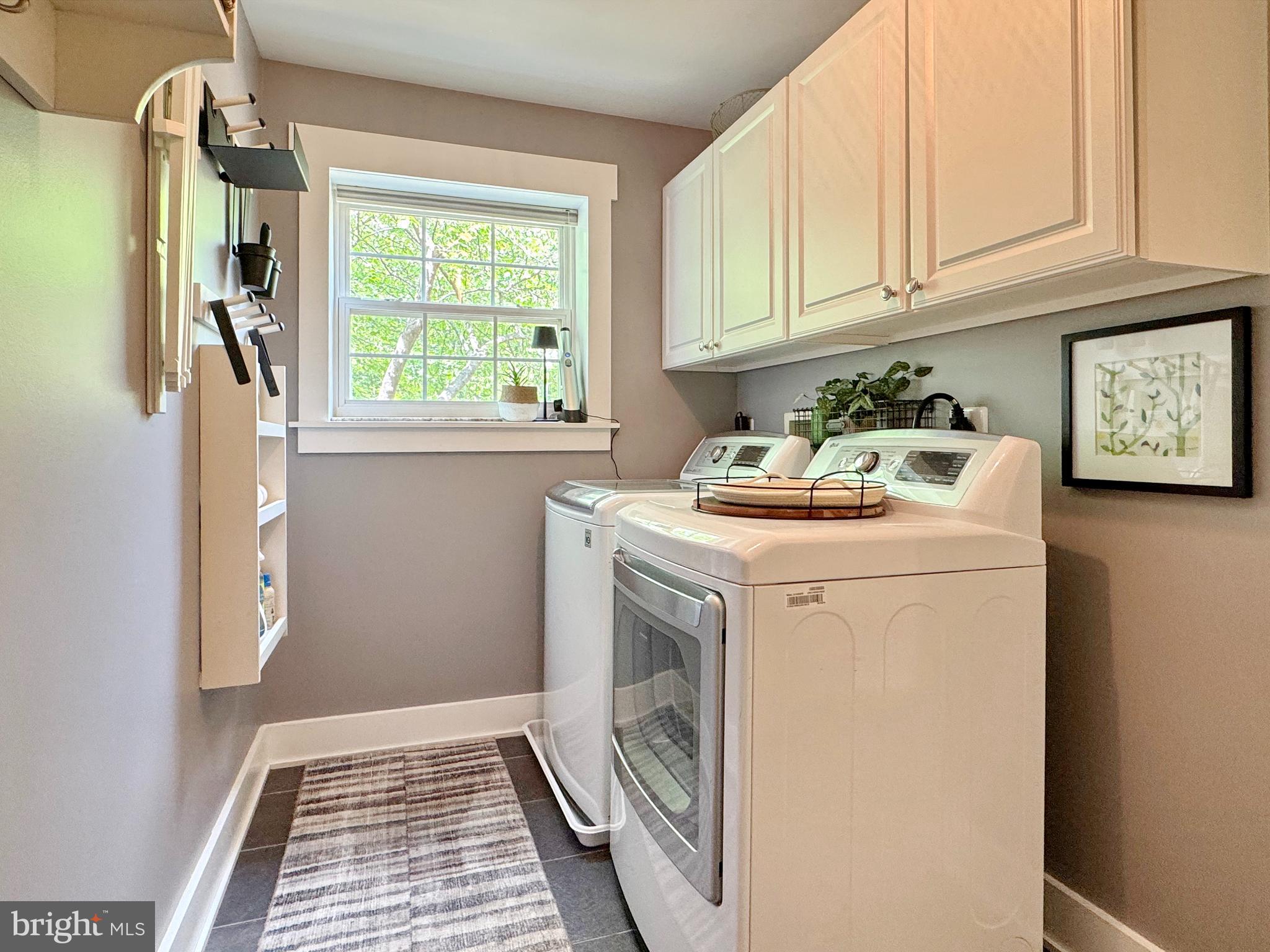 OAKWOOD MANOR - Residential