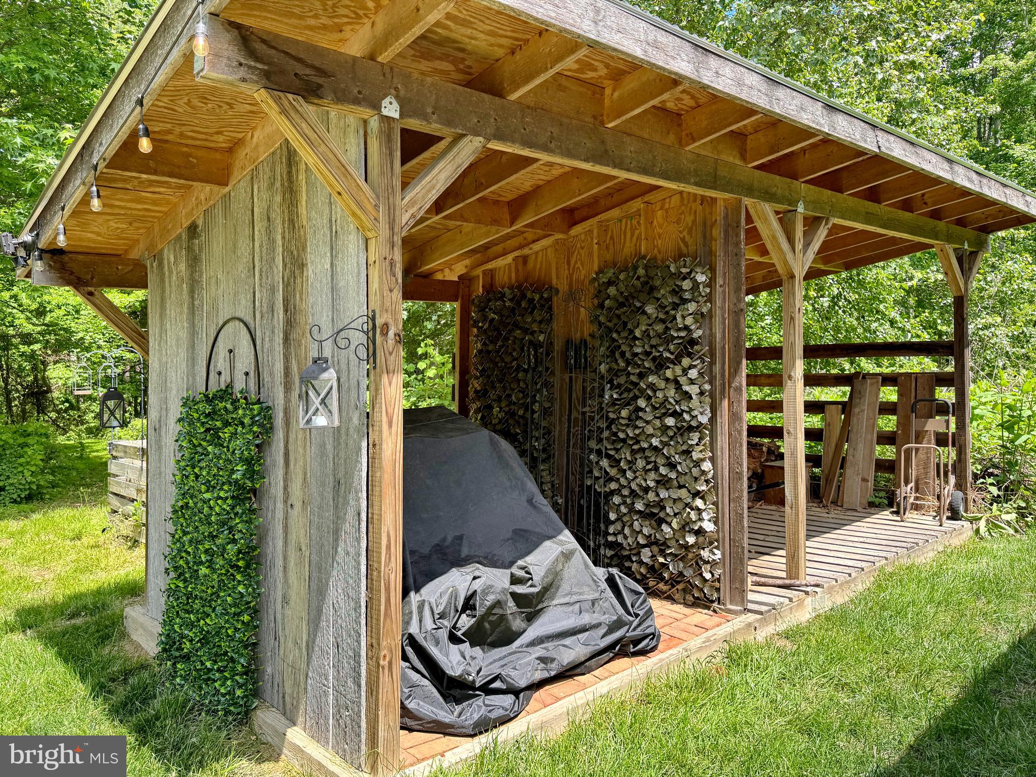 OAKWOOD MANOR - Residential